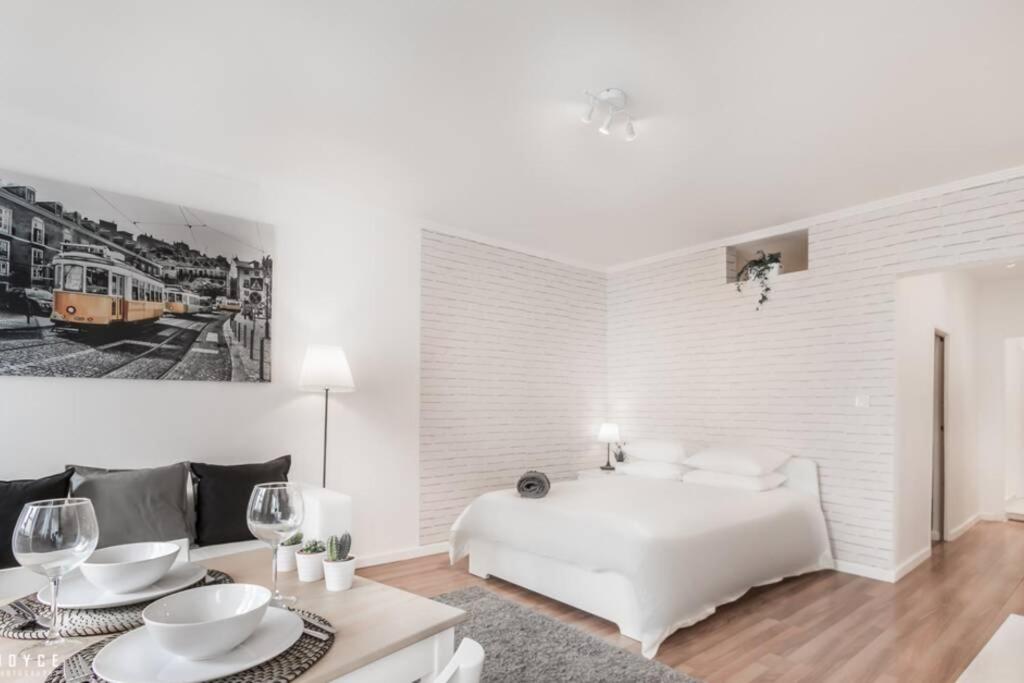 Two-Bedroom Apartment - Photo 9