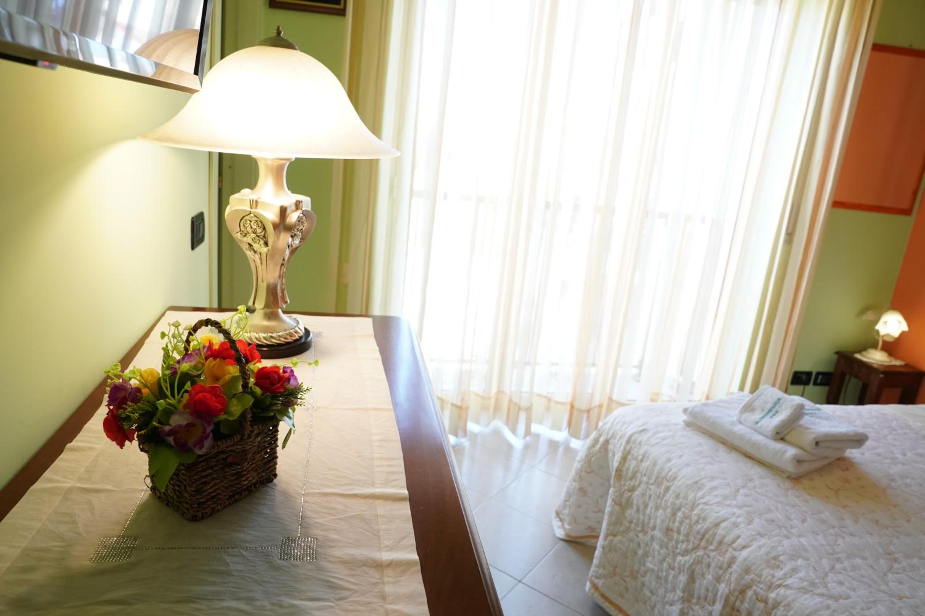 Deluxe Double Room with Sea View - Photo 19