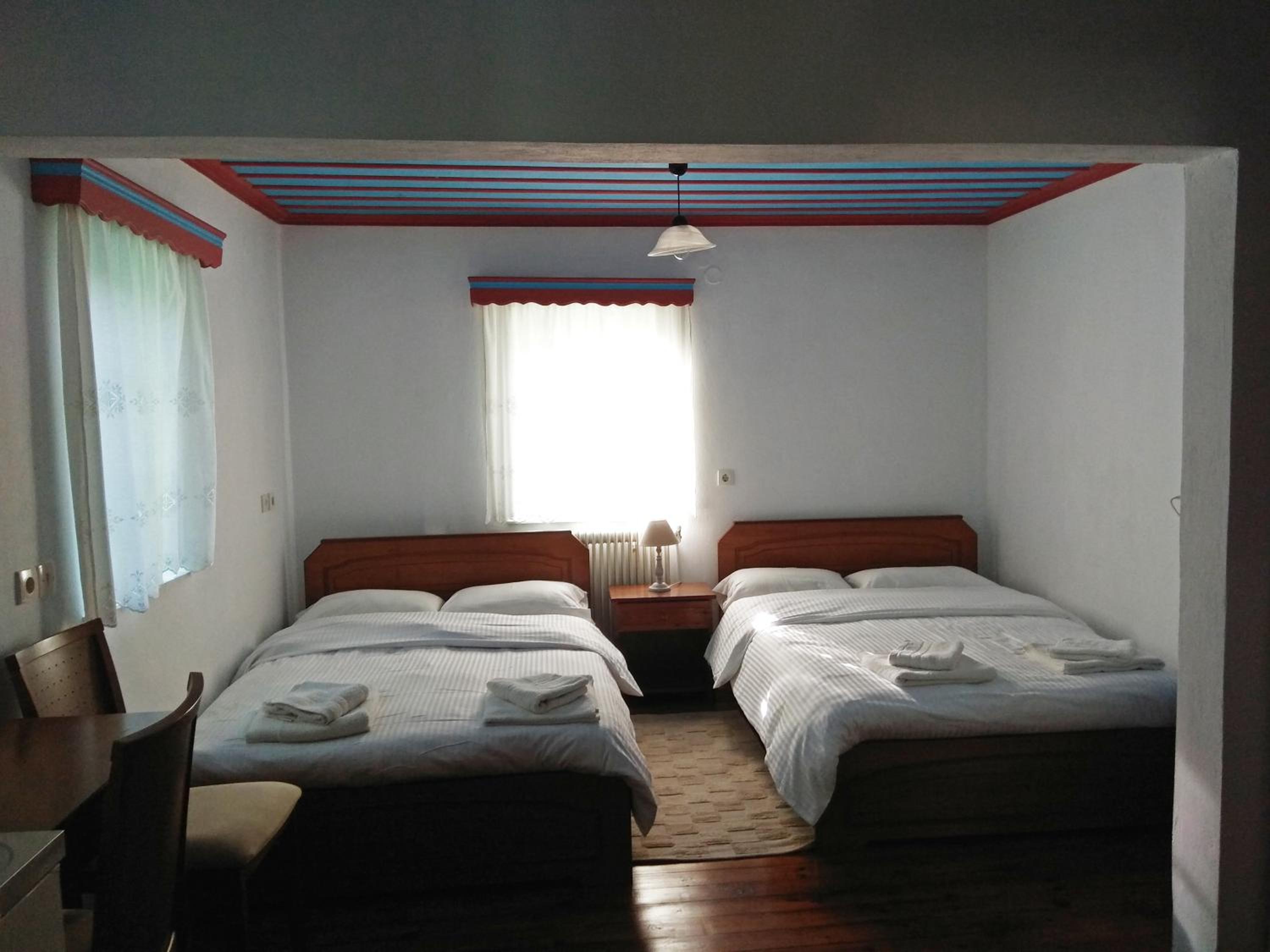 Double or Twin Room with View - Photo 4