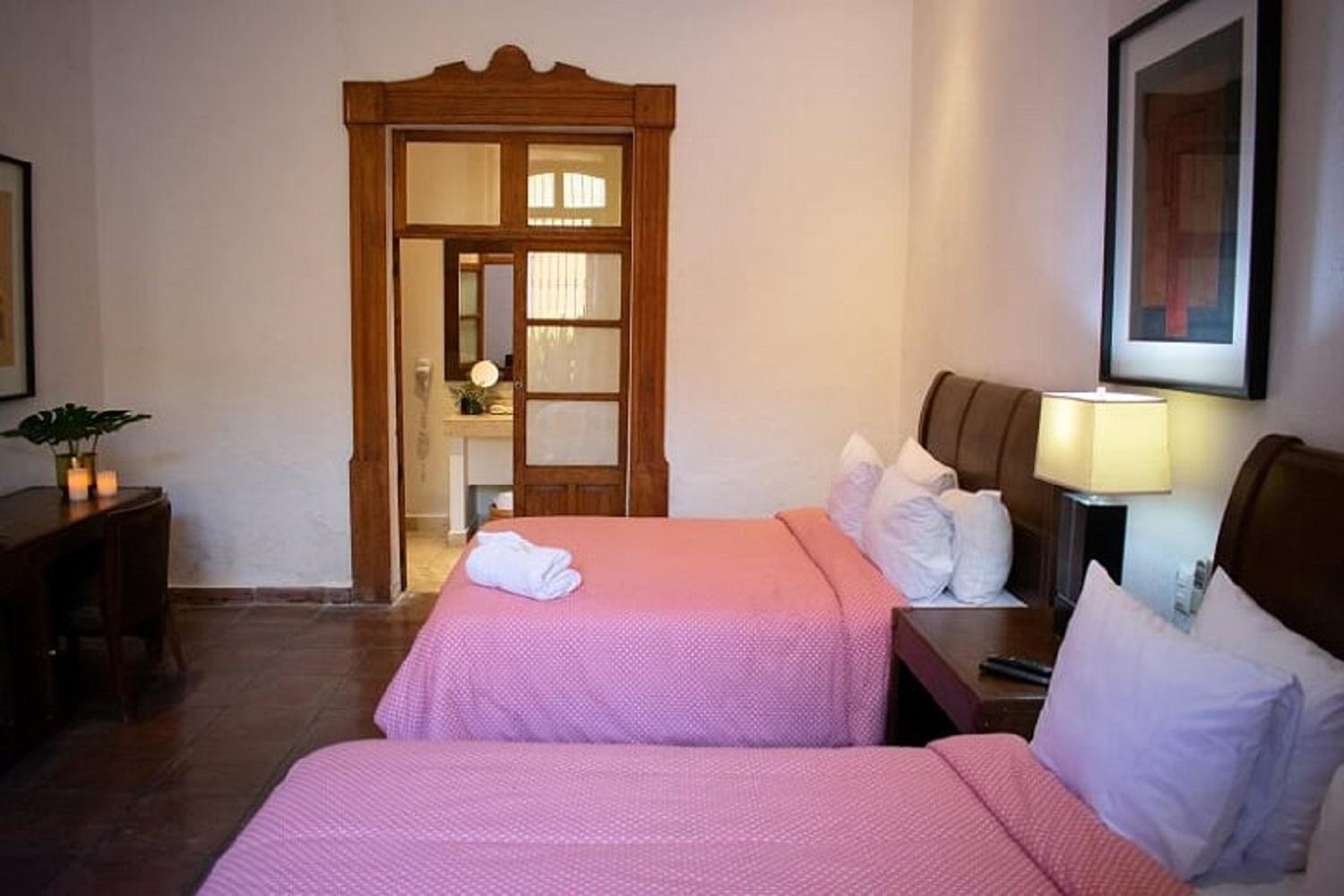 Double Room with Two Double Beds - Photo 7