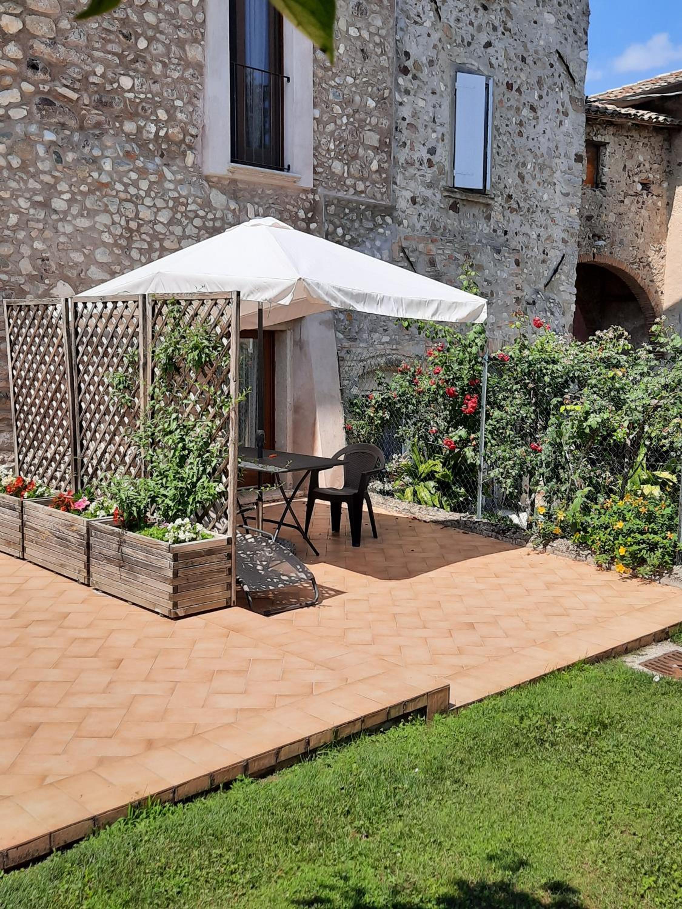 Apartment with Garden View - Photo 7