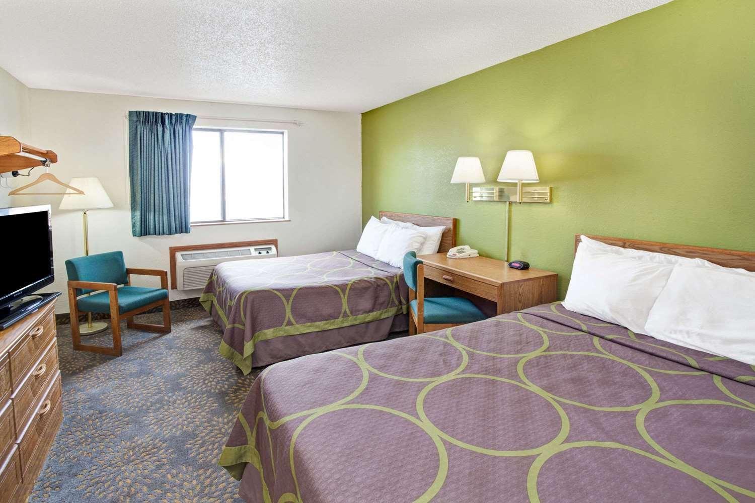 Double Room with Two Double Beds - Non-Smoking - Photo 1