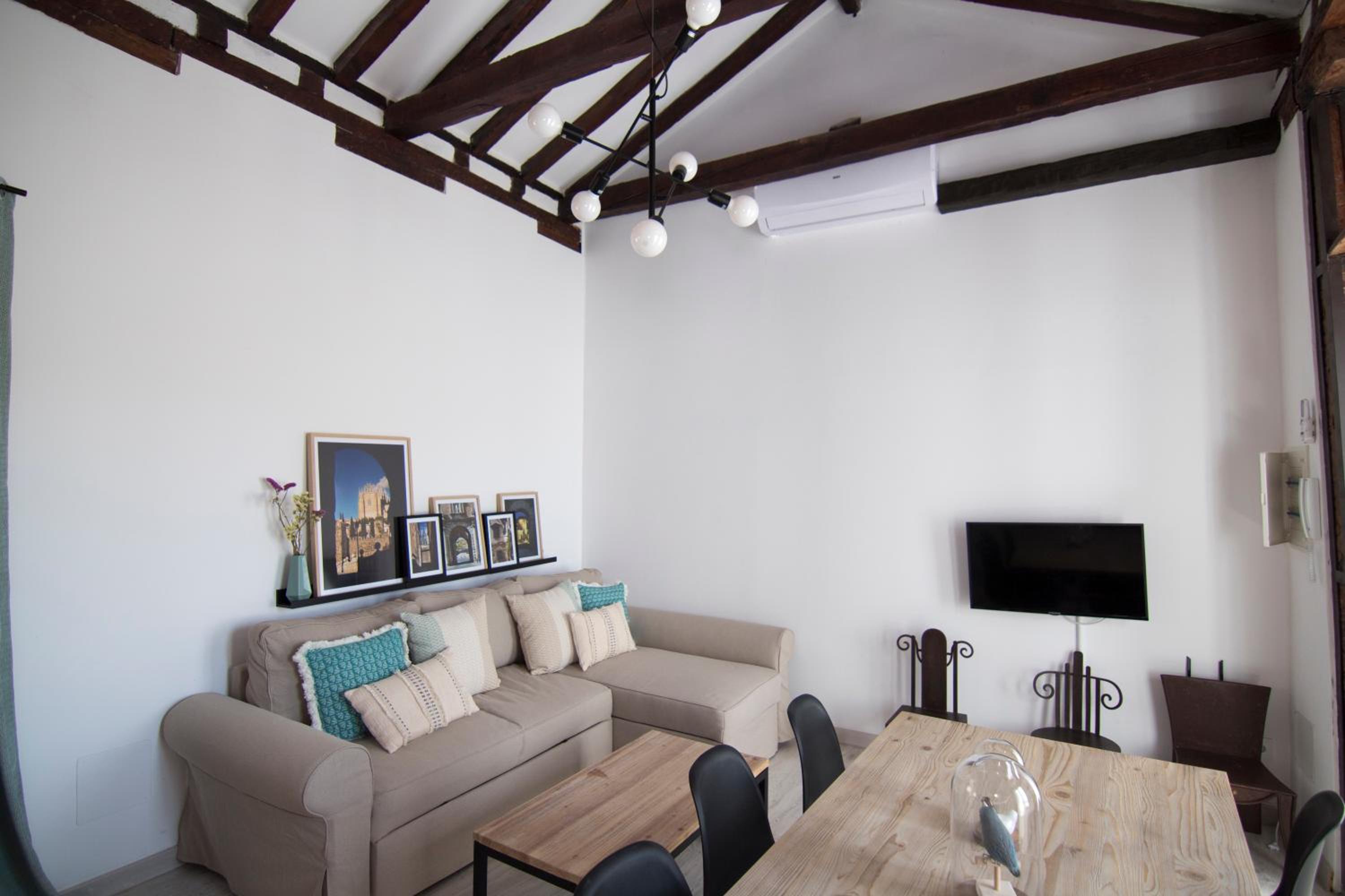 Two-Bedroom Apartment - Photo 20