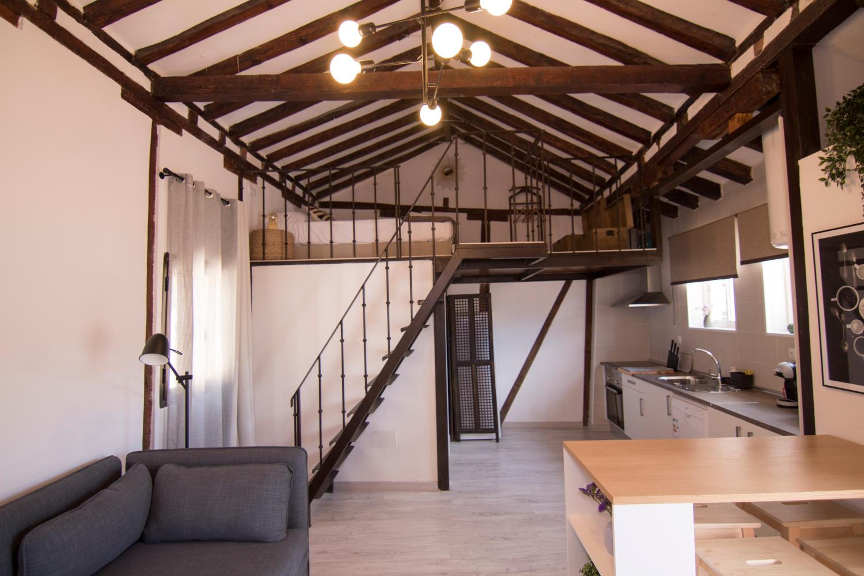 One-Bedroom Apartment - Photo 8