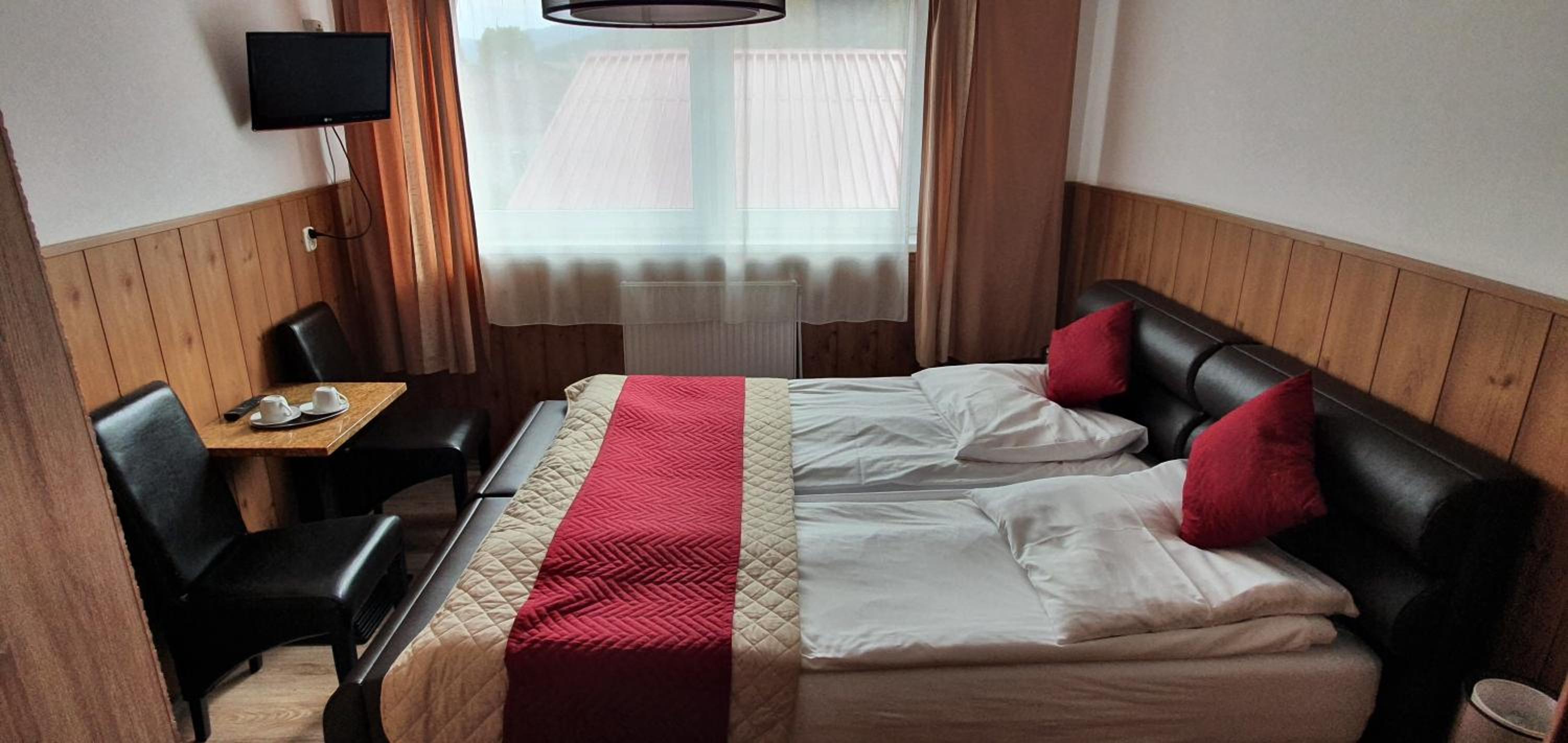 Standard Double or Twin Room photo 1