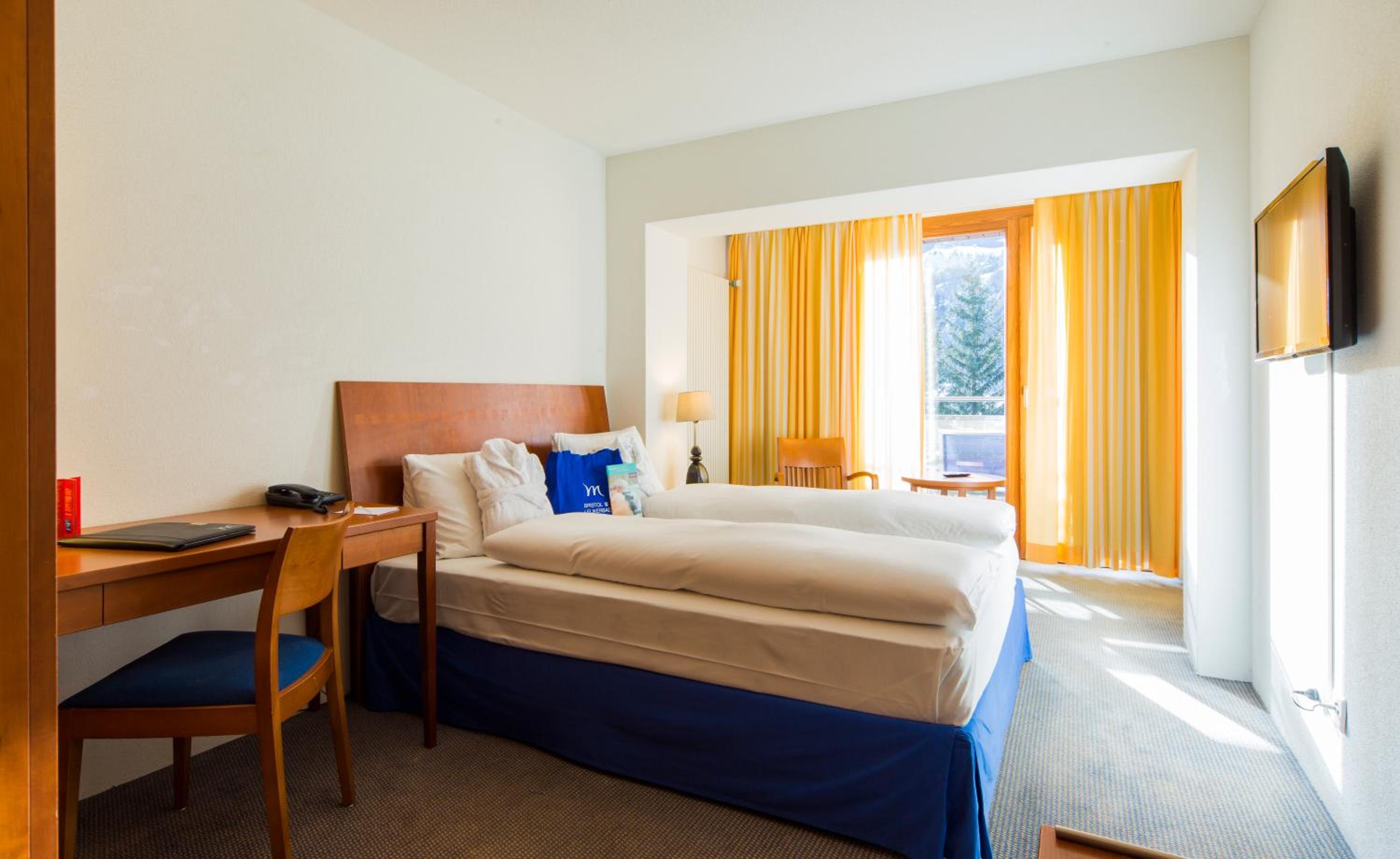 Queen Room with Balcony - Photo 1