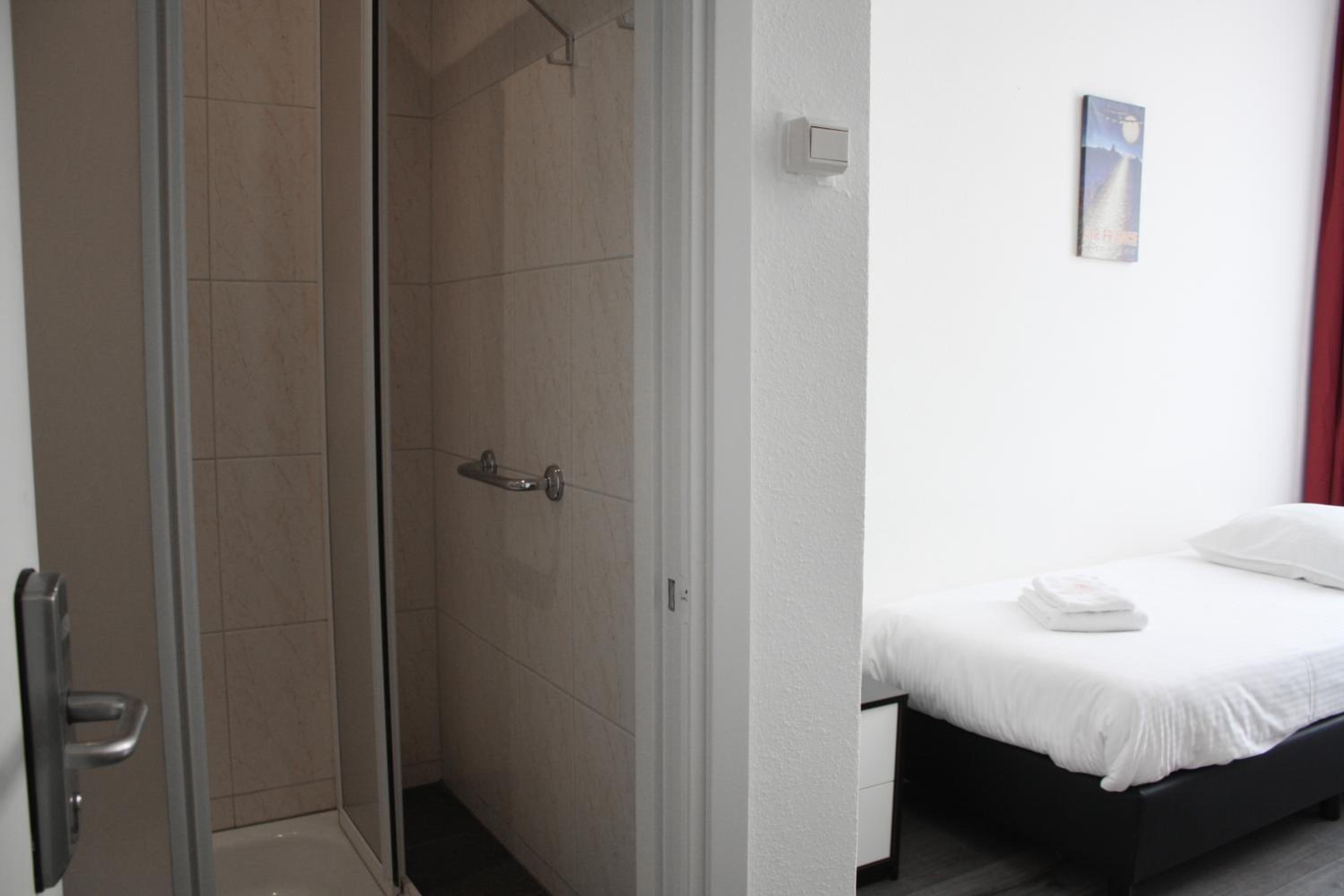 Single Room with Shared Toilet