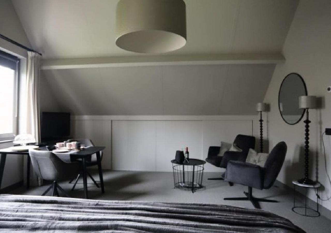 Deluxe King Room photo 2