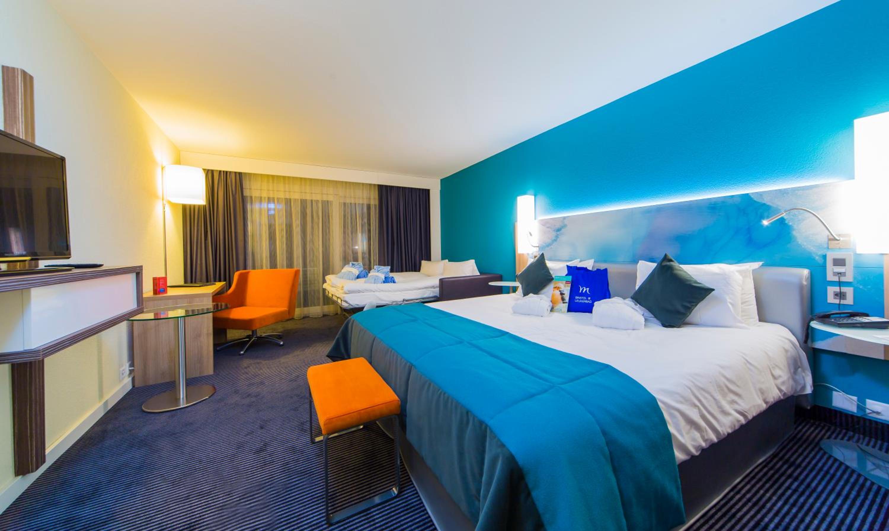 Comfort Room with 1 Double Bed and 1 Sofa Bed with Balcony - Photo 10