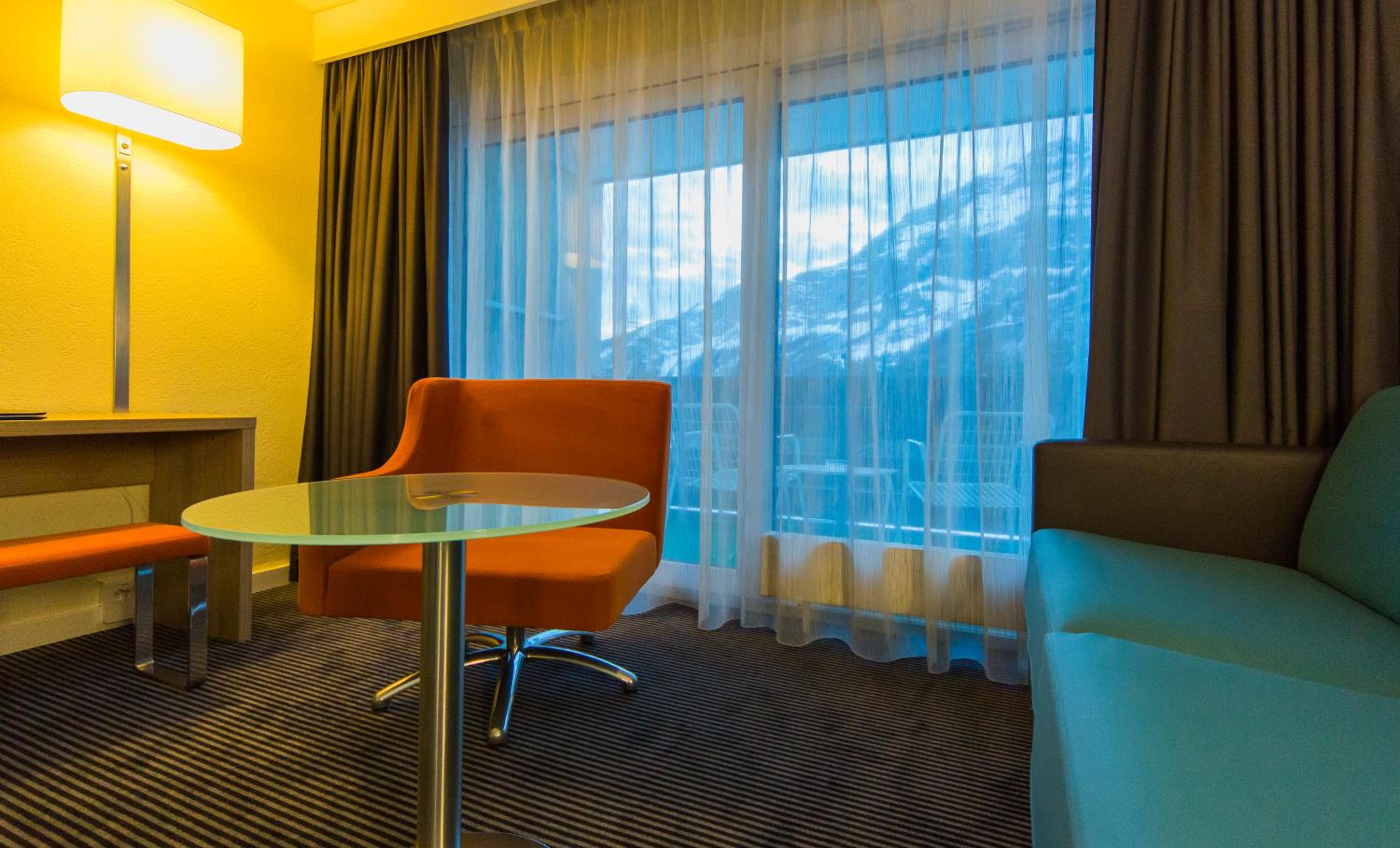 Comfort Room with 1 Double Bed and 1 Sofa Bed with Balcony - Photo 1