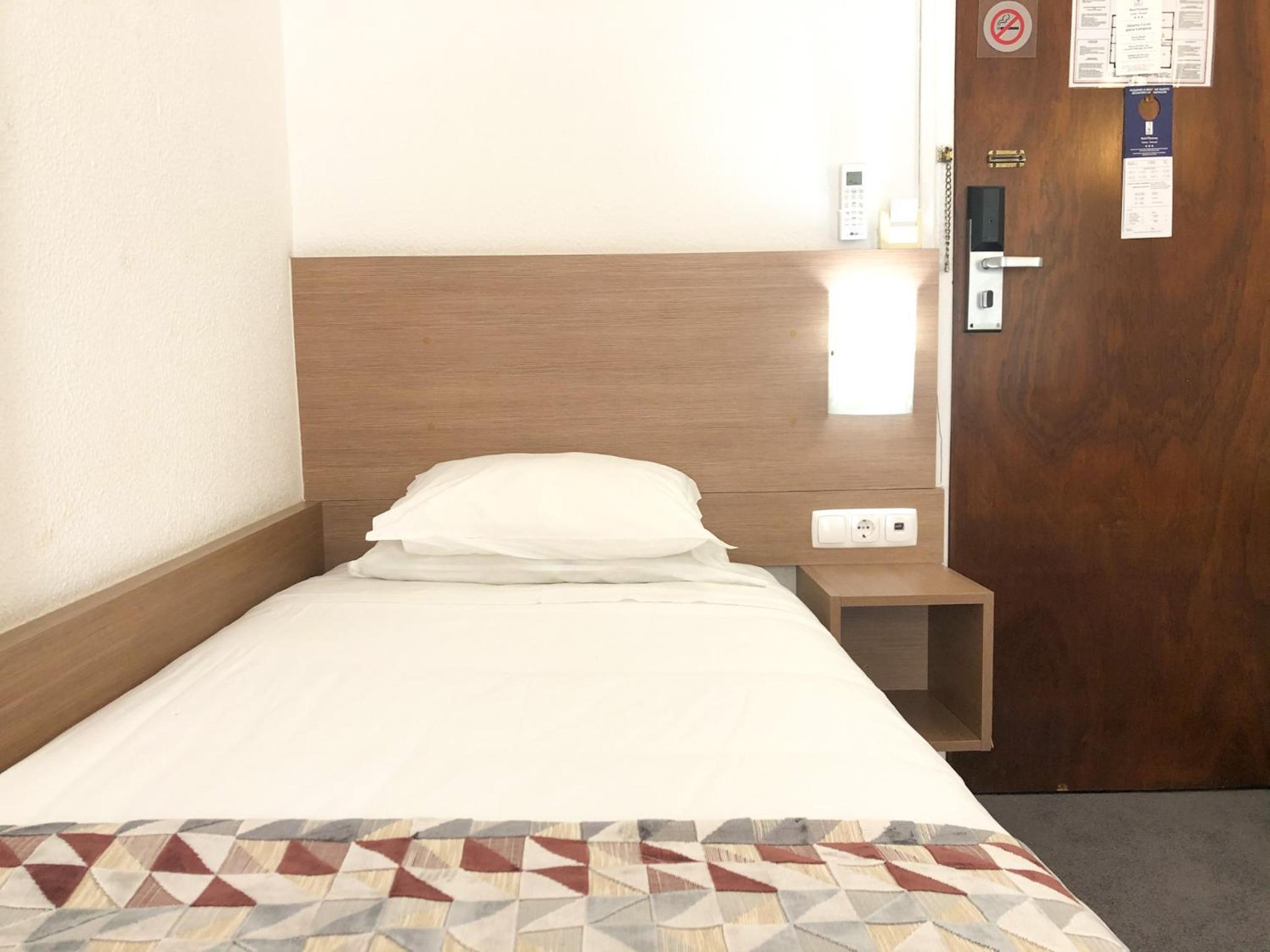 Single Room - Photo 1