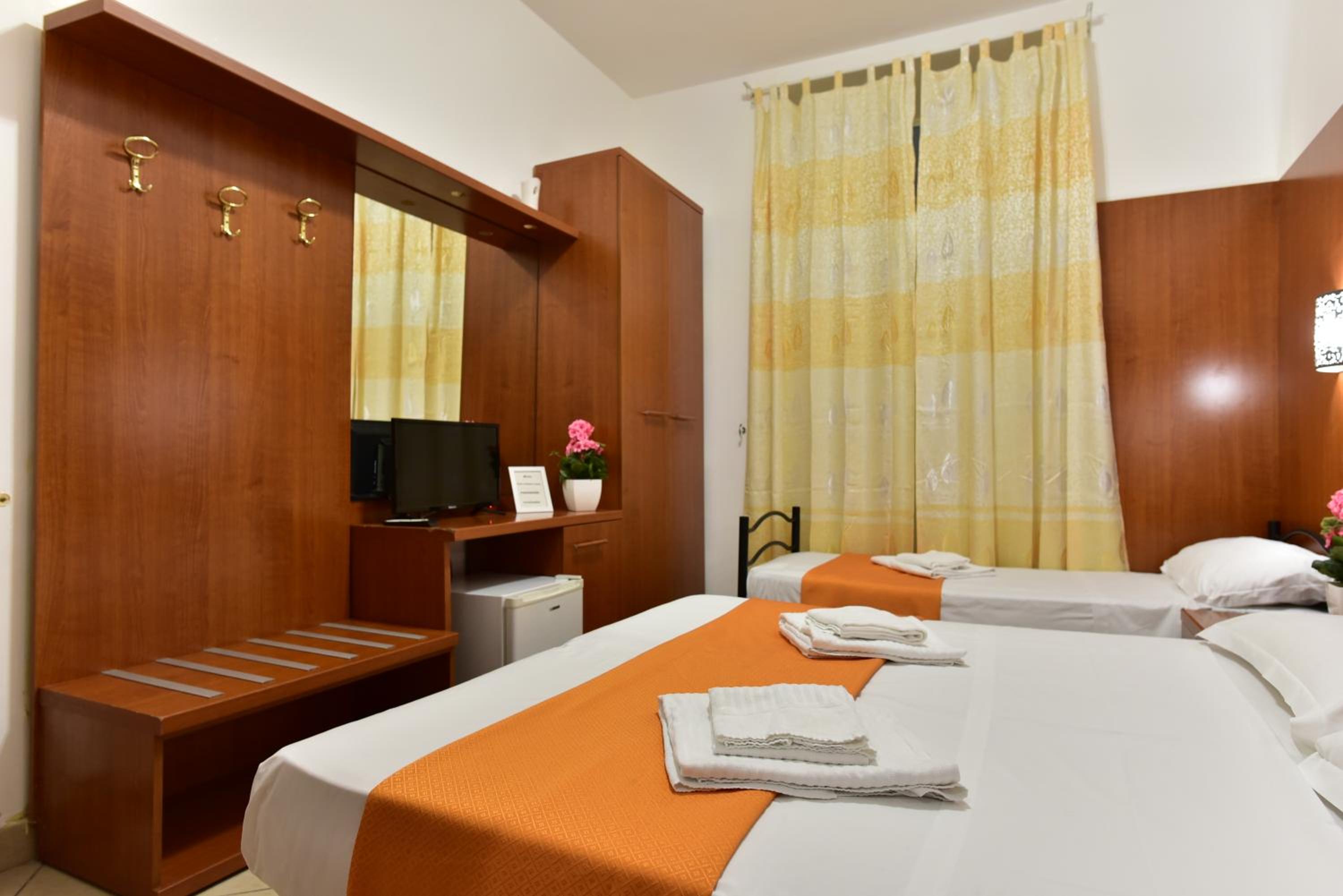 Triple Room with Private Bathroom