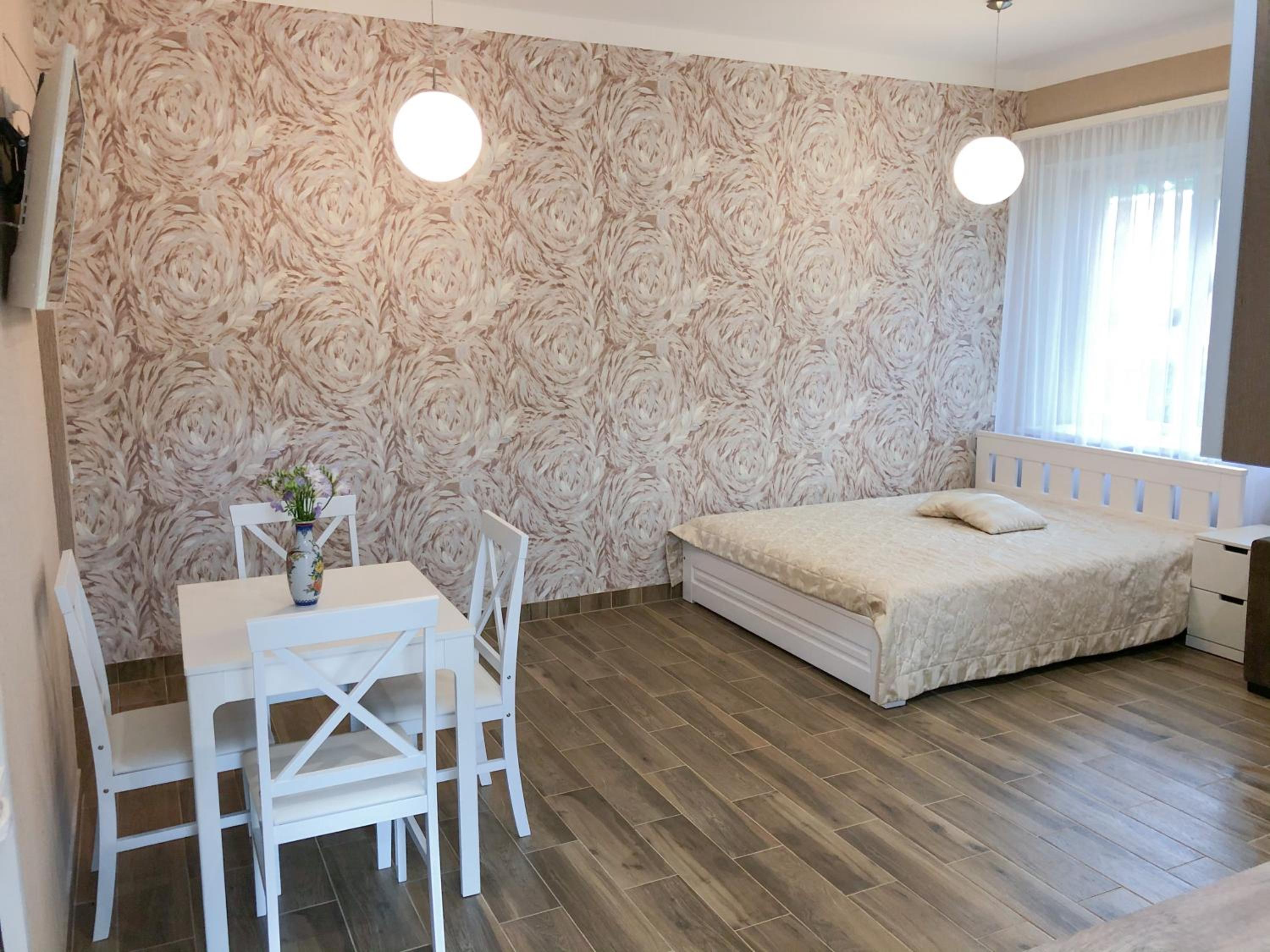 One-Bedroom Apartment - Photo 7