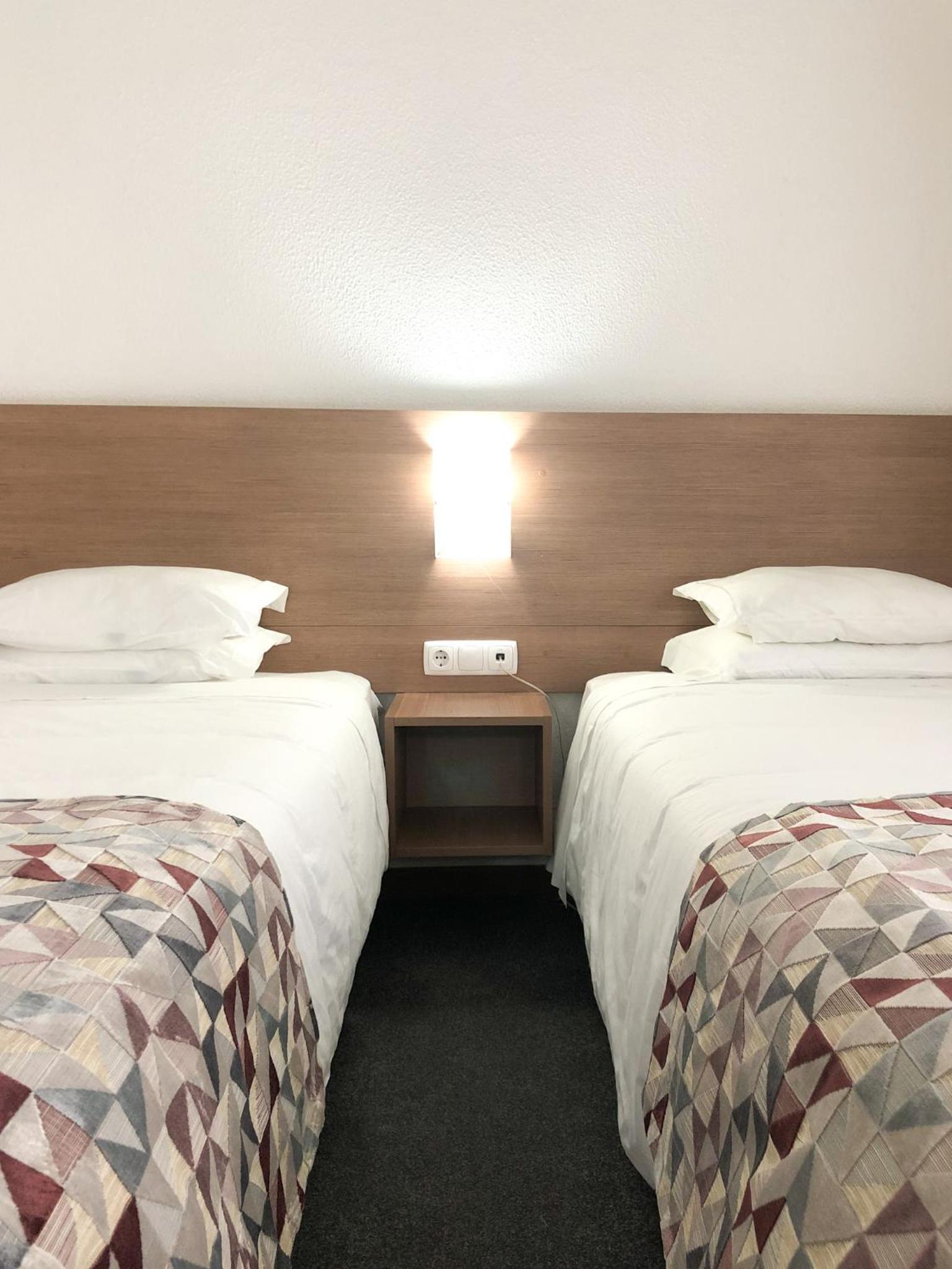 Twin Room - Photo 4