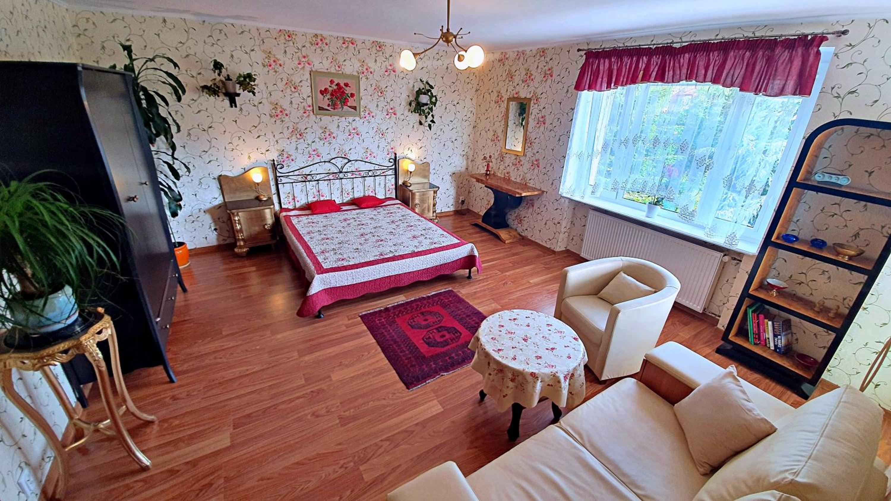 Double Room with Private External Bathroom photo 2