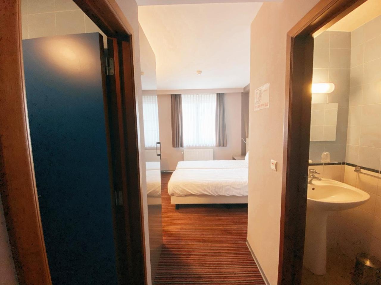 Standard Double Room photo 3