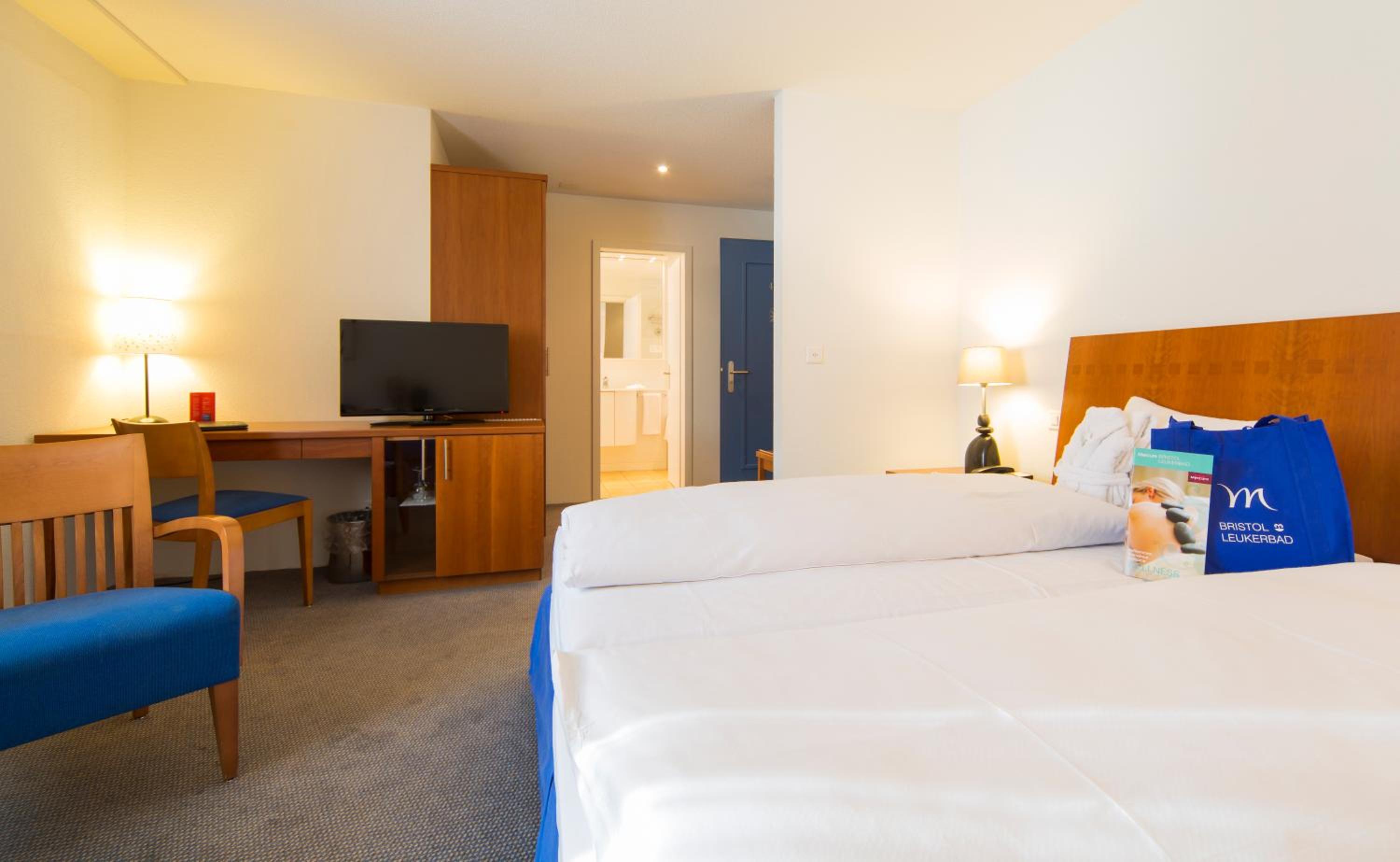 Superior Room with 2 Single Beds - Photo 2
