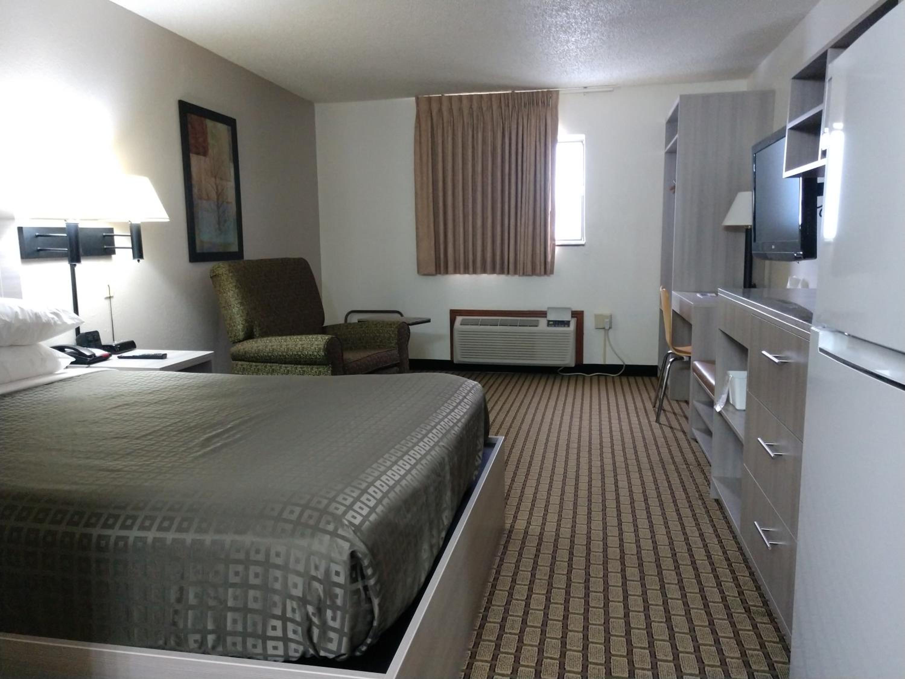 Queen Bed - Annex Building
