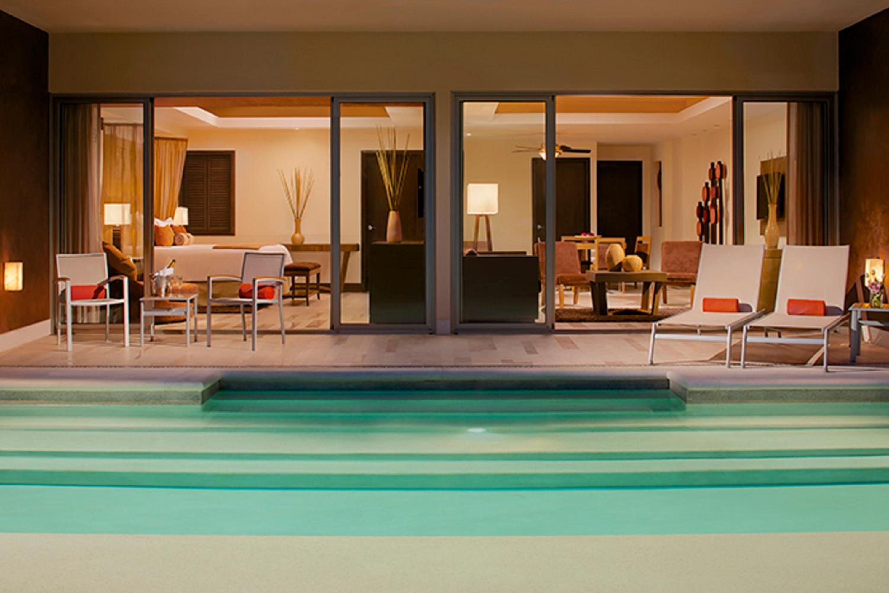 Preferred Club Master Suite Swimout Garden View - Photo 1