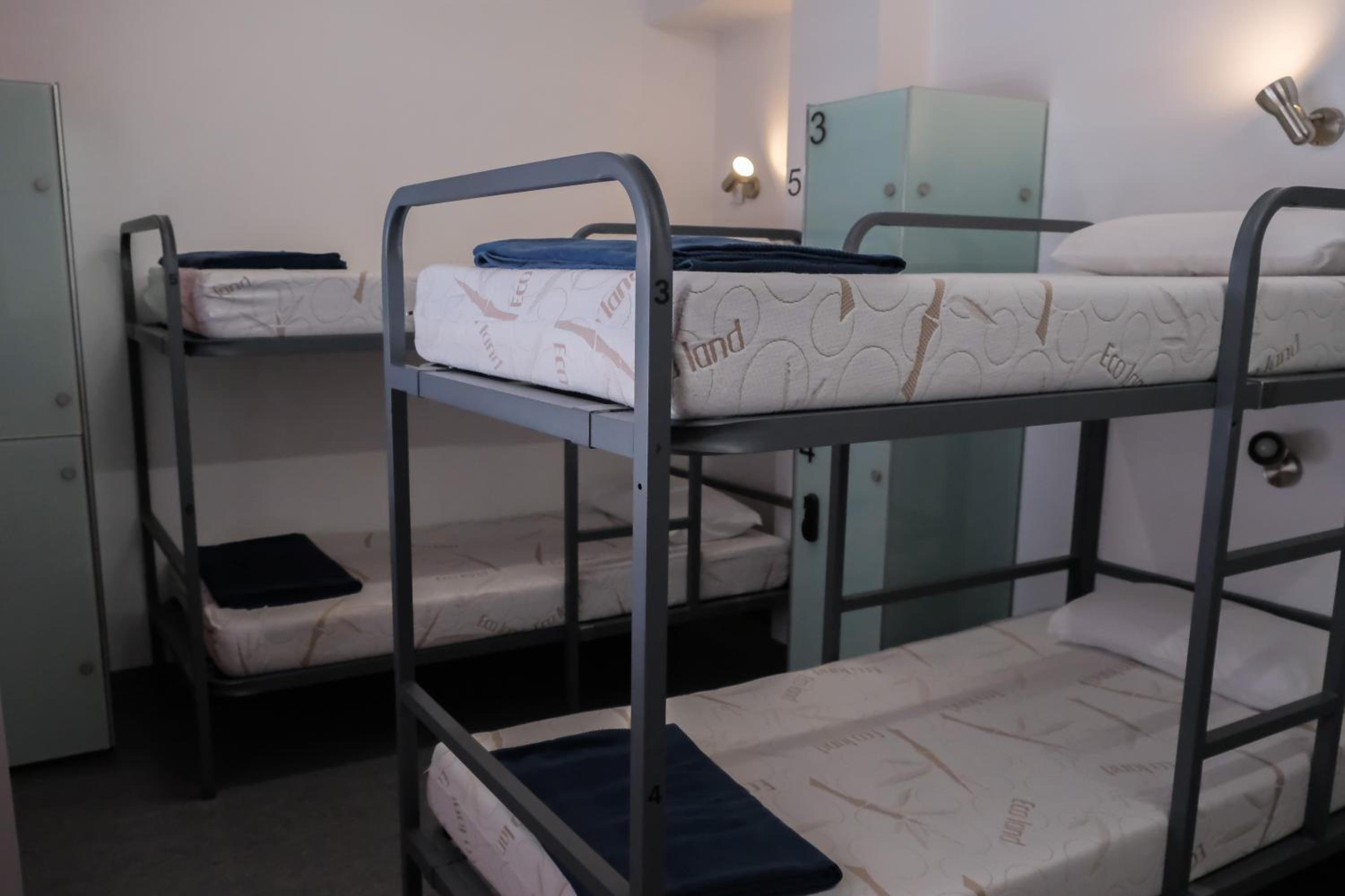 Cama en Habitación Compartida Mixta de 6 Camas