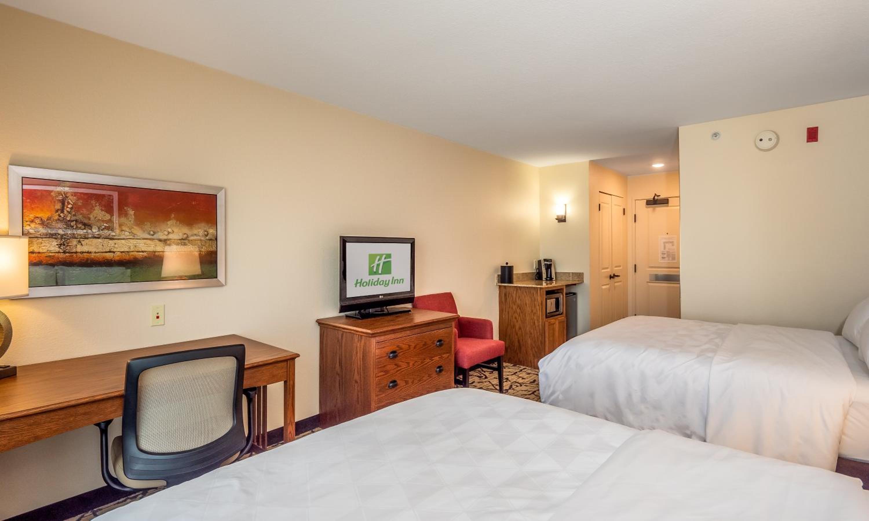 Standard Queen Room with Two Queen Beds - Photo 1