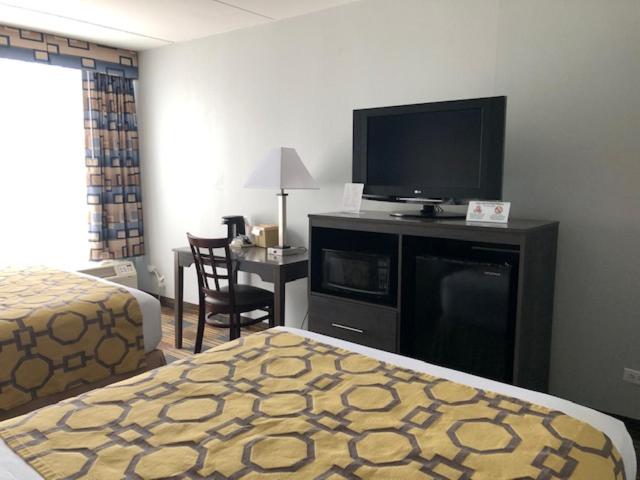 Double Room with Two Double Beds - Non-Smoking - Photo 3
