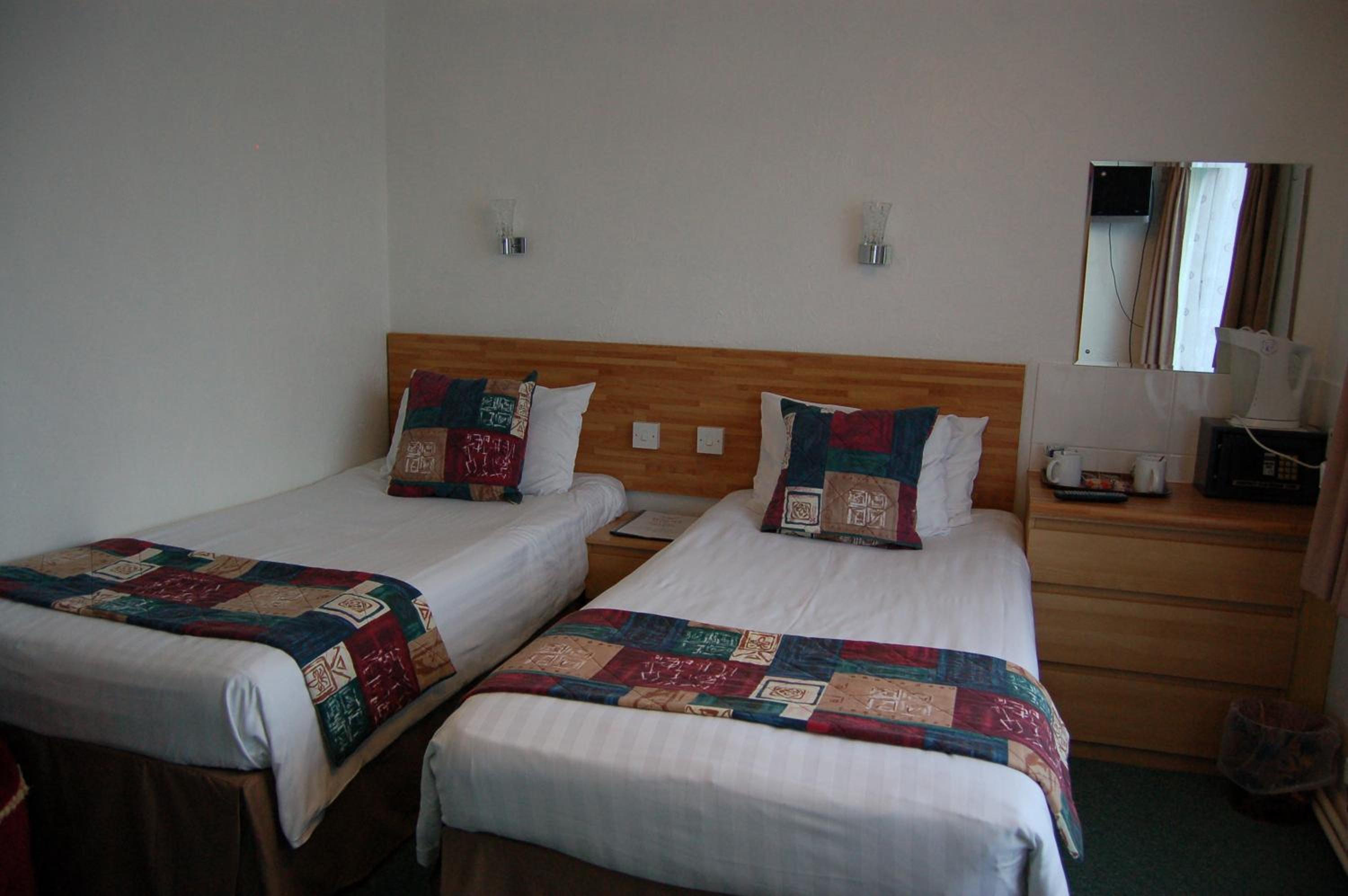 Small Twin Room photo 2