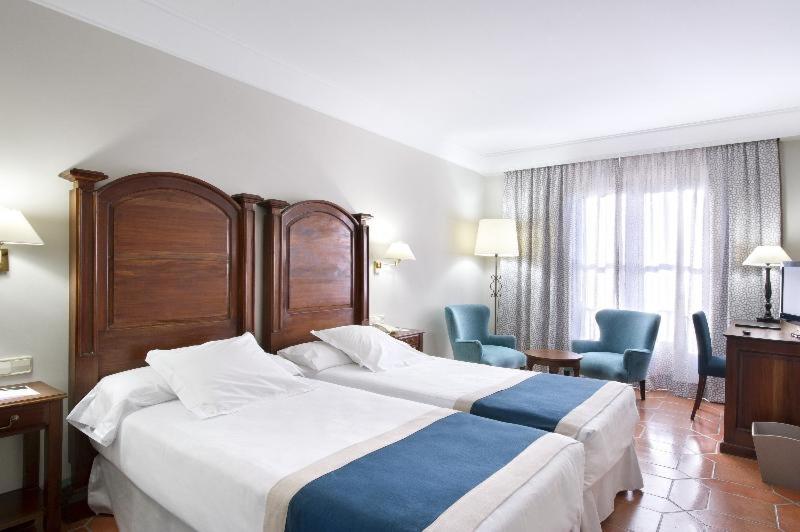 Standard Double Room - Photo 4