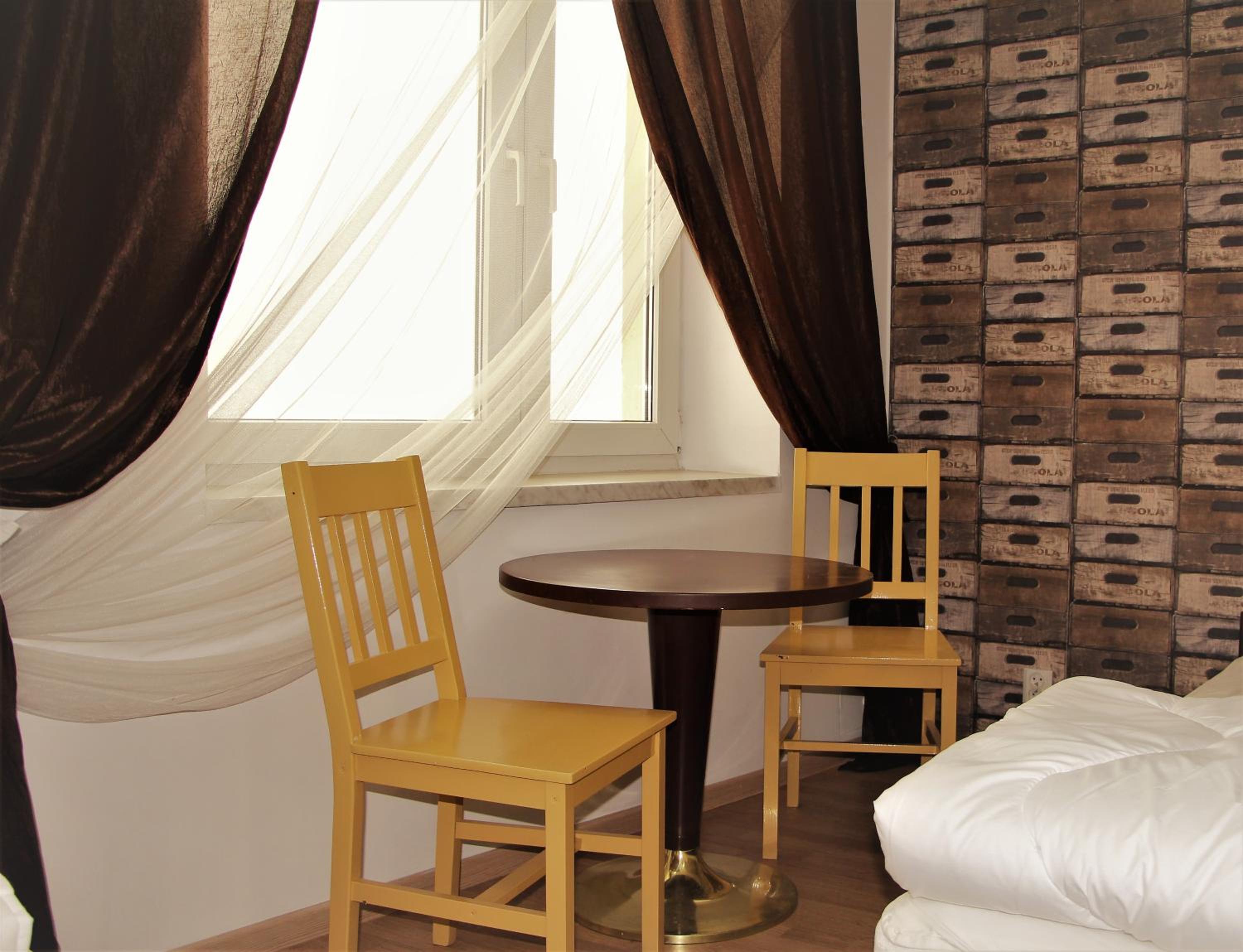 Standard Twin Room - Photo 4