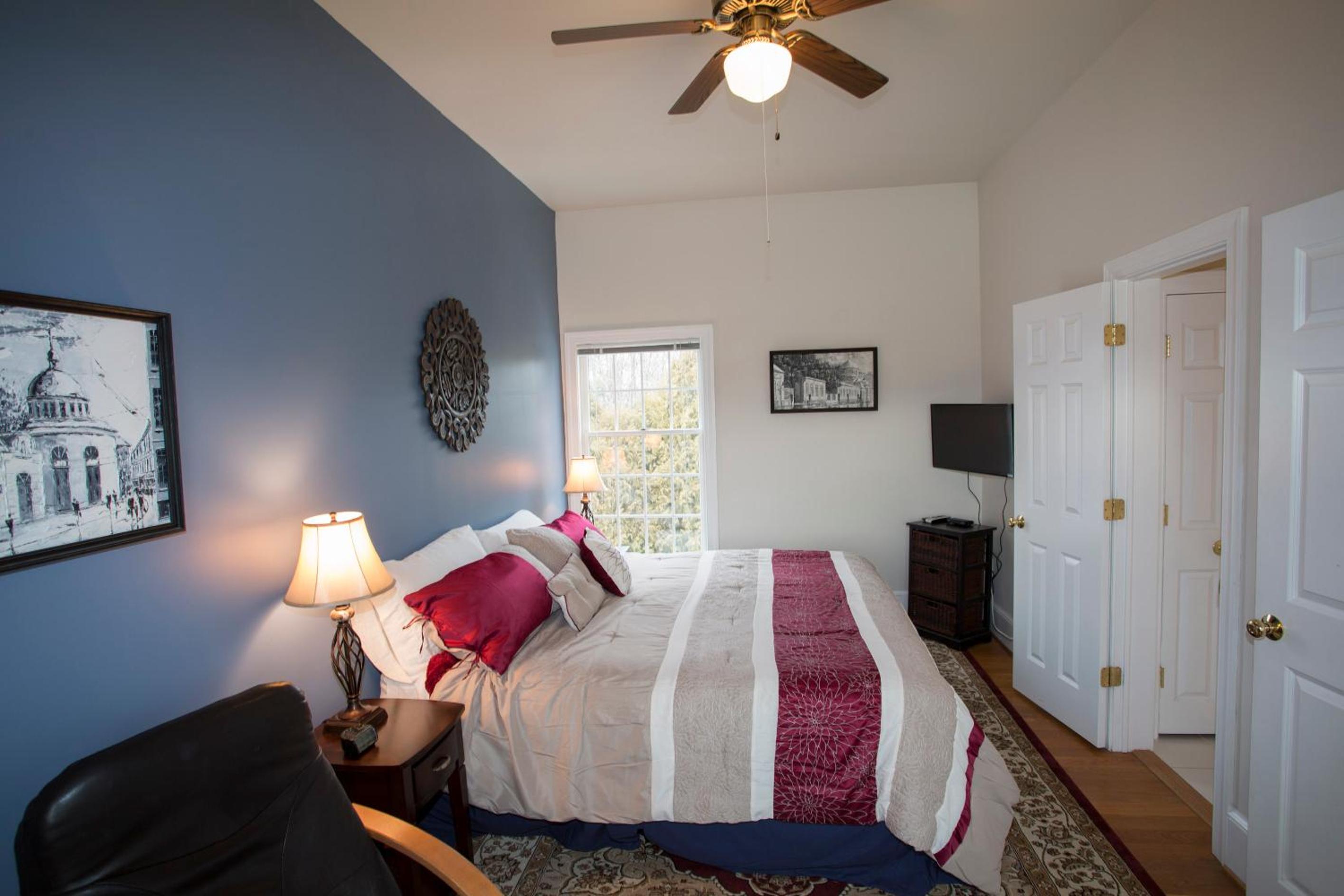 King Room - Photo 1
