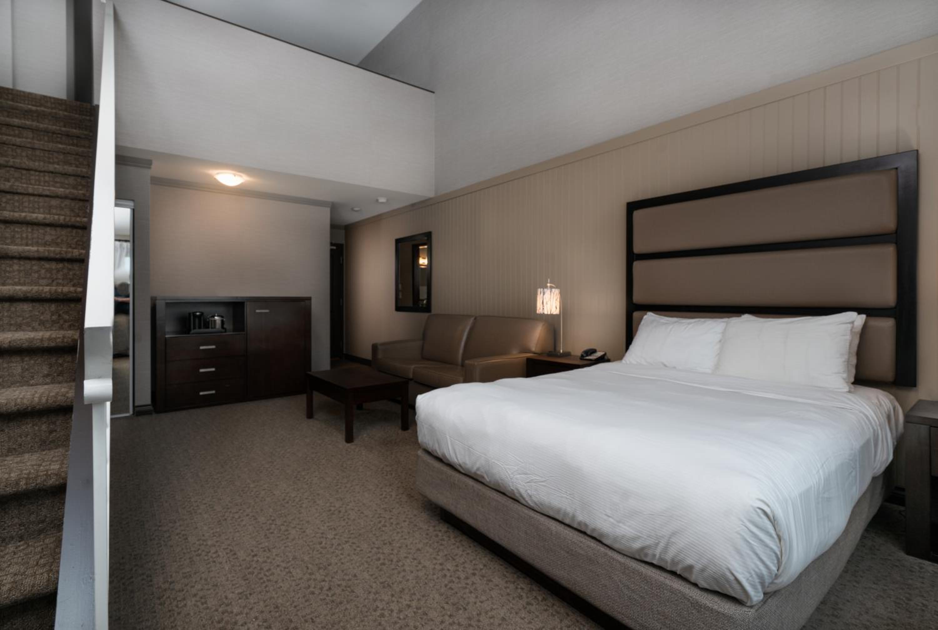 Deluxe Loft Suite - Photo 1