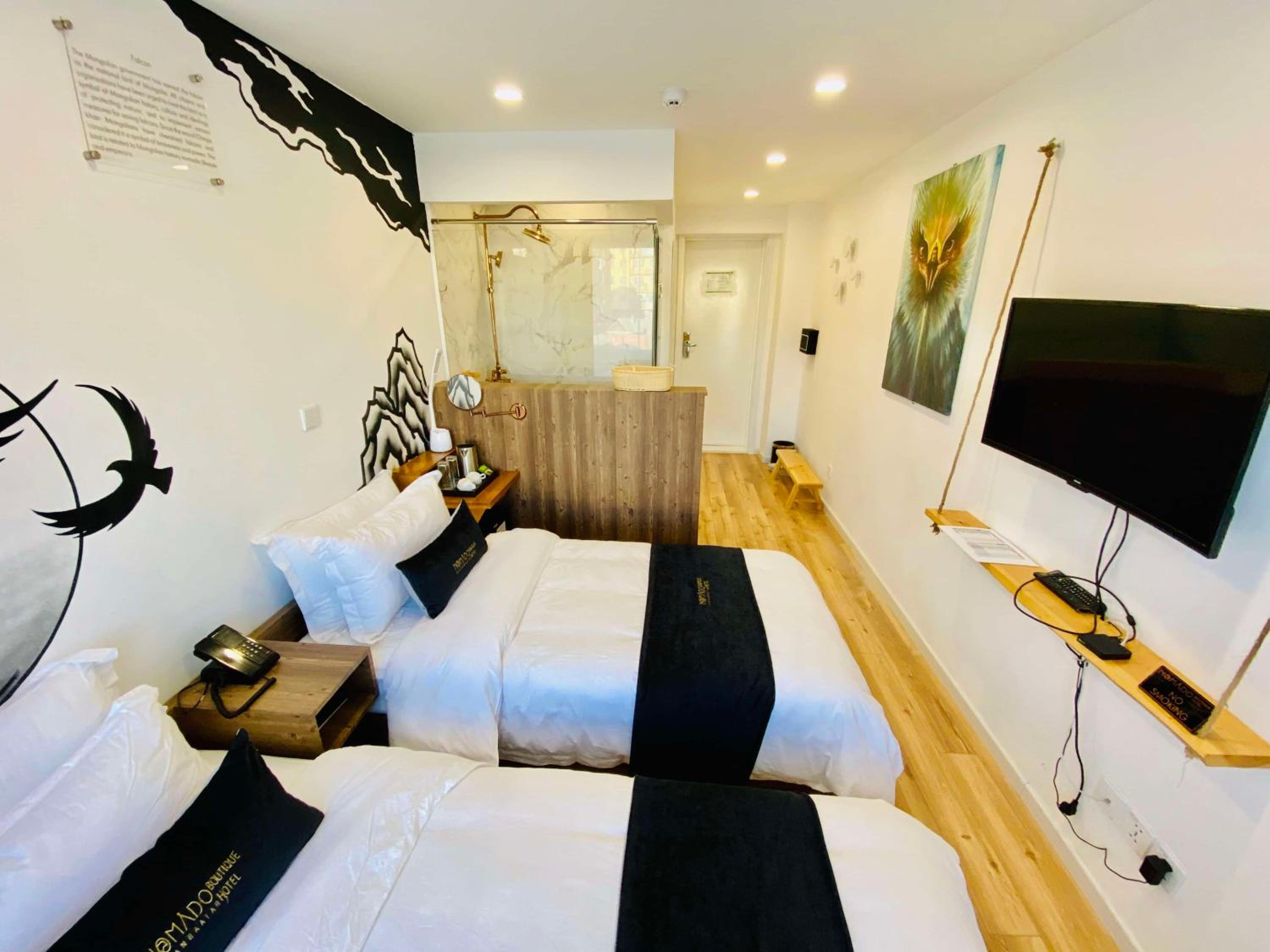 Twin Room with City View - Photo 7