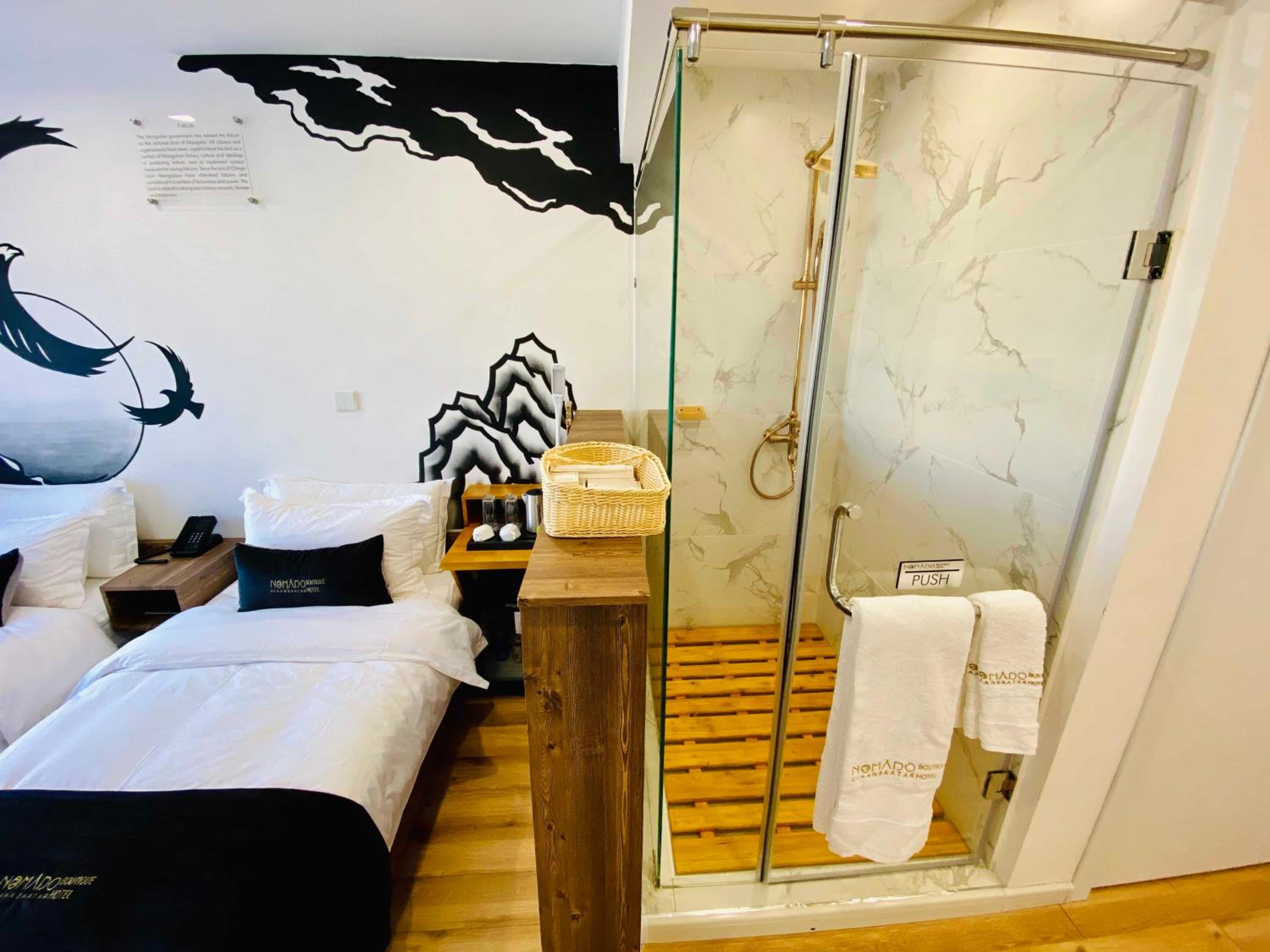 Twin Room with City View - Photo 8