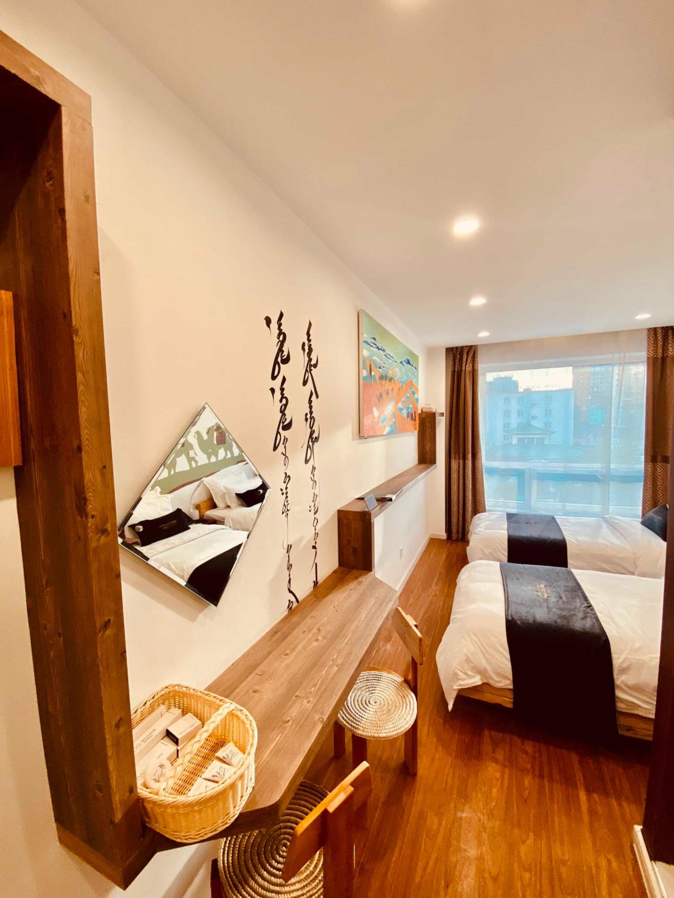 Twin Room with City View - Photo 15