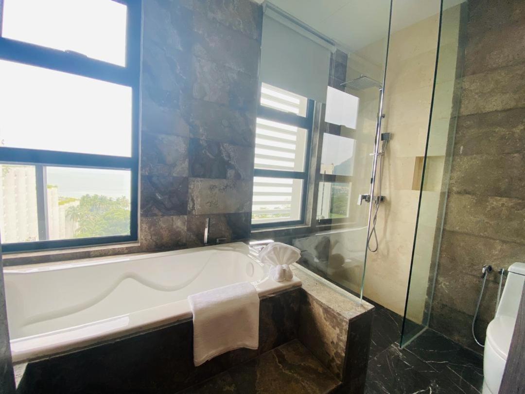 Executive Premier Suite - Photo 8