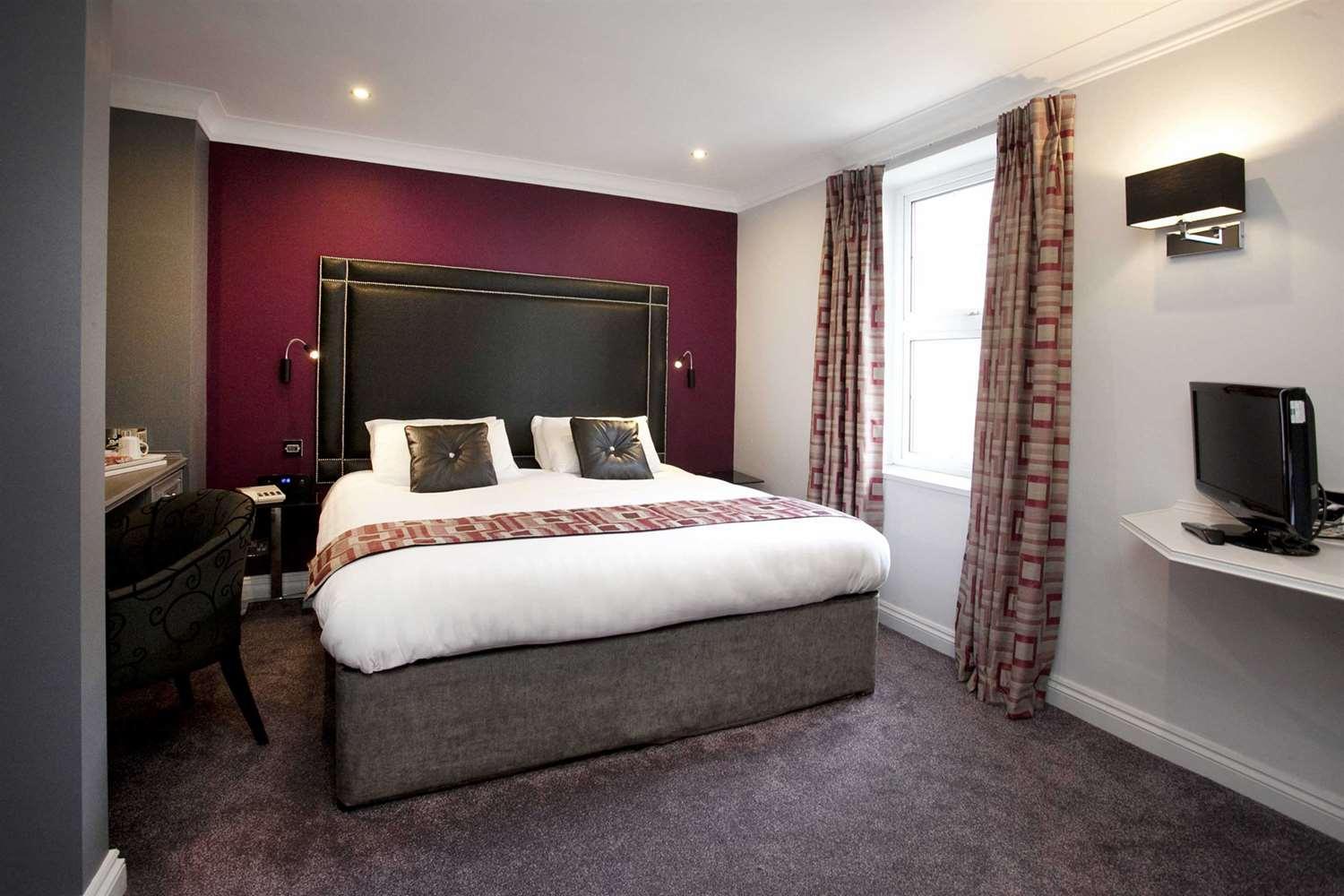 Executive King Room with Sofa Bed - Non-Smoking - Photo 4