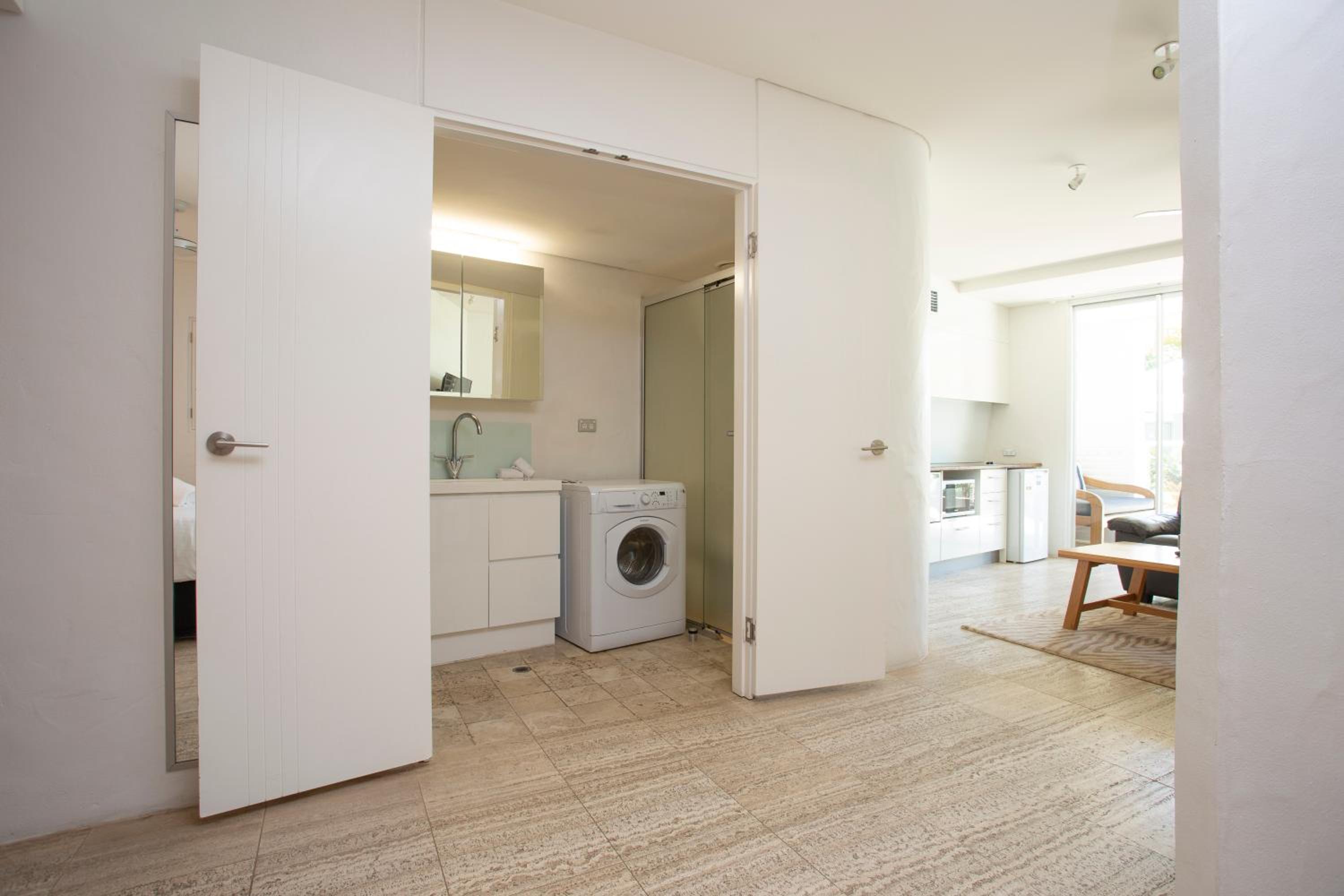 Suite (Non Smoking) photo 3