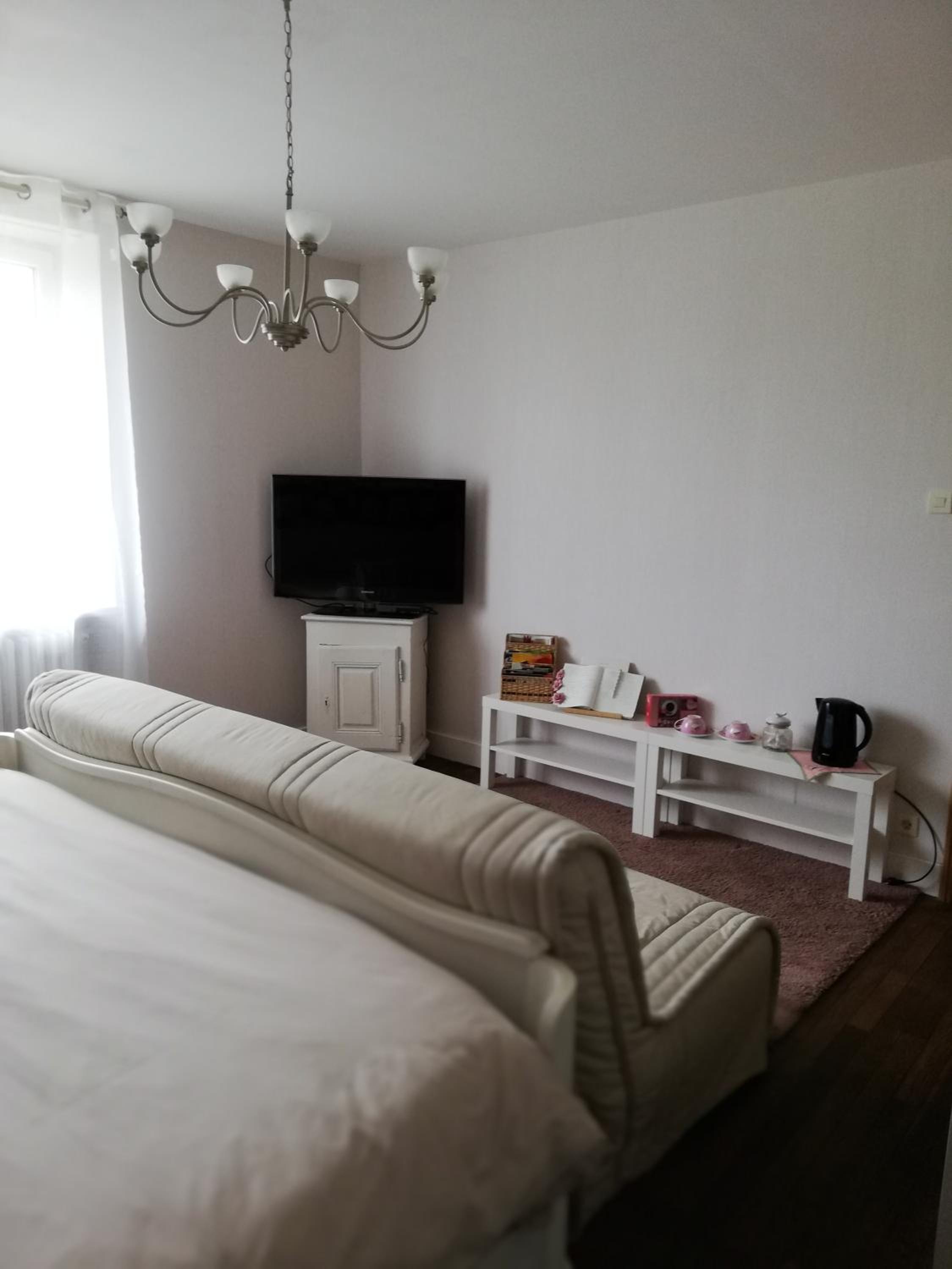 Deluxe Double Room - Photo 11