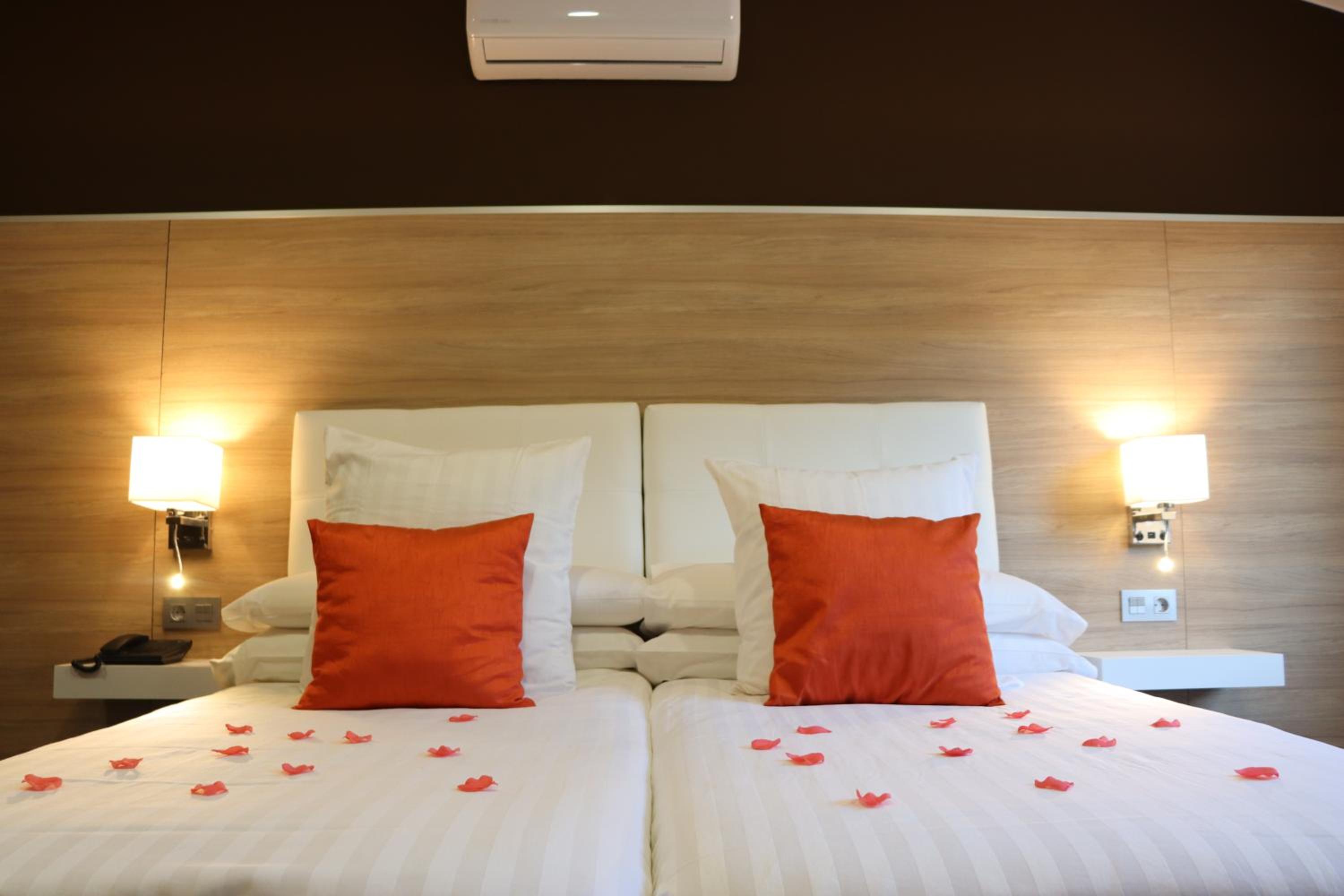 Double Room - Photo 8