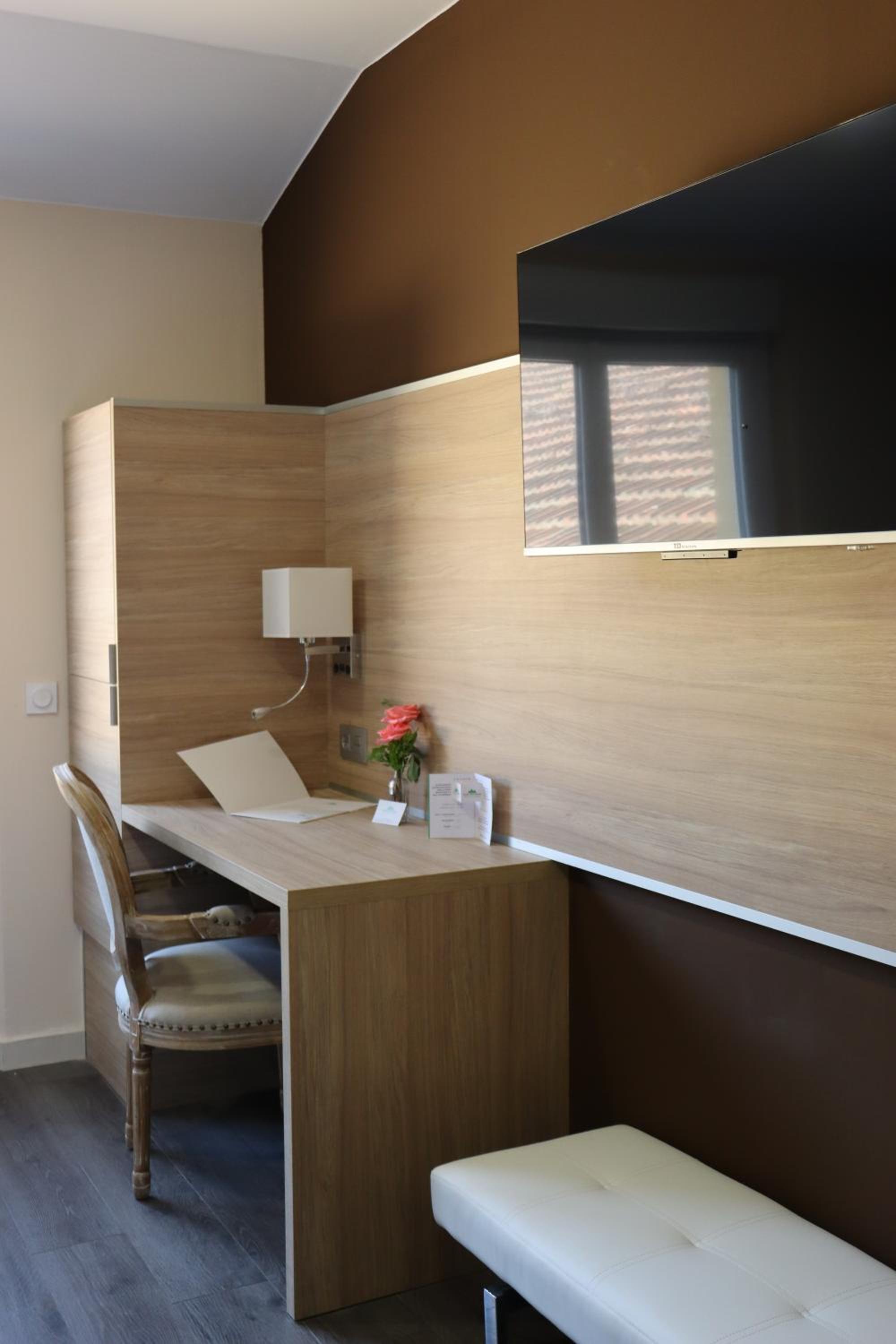 Double Room - Photo 7