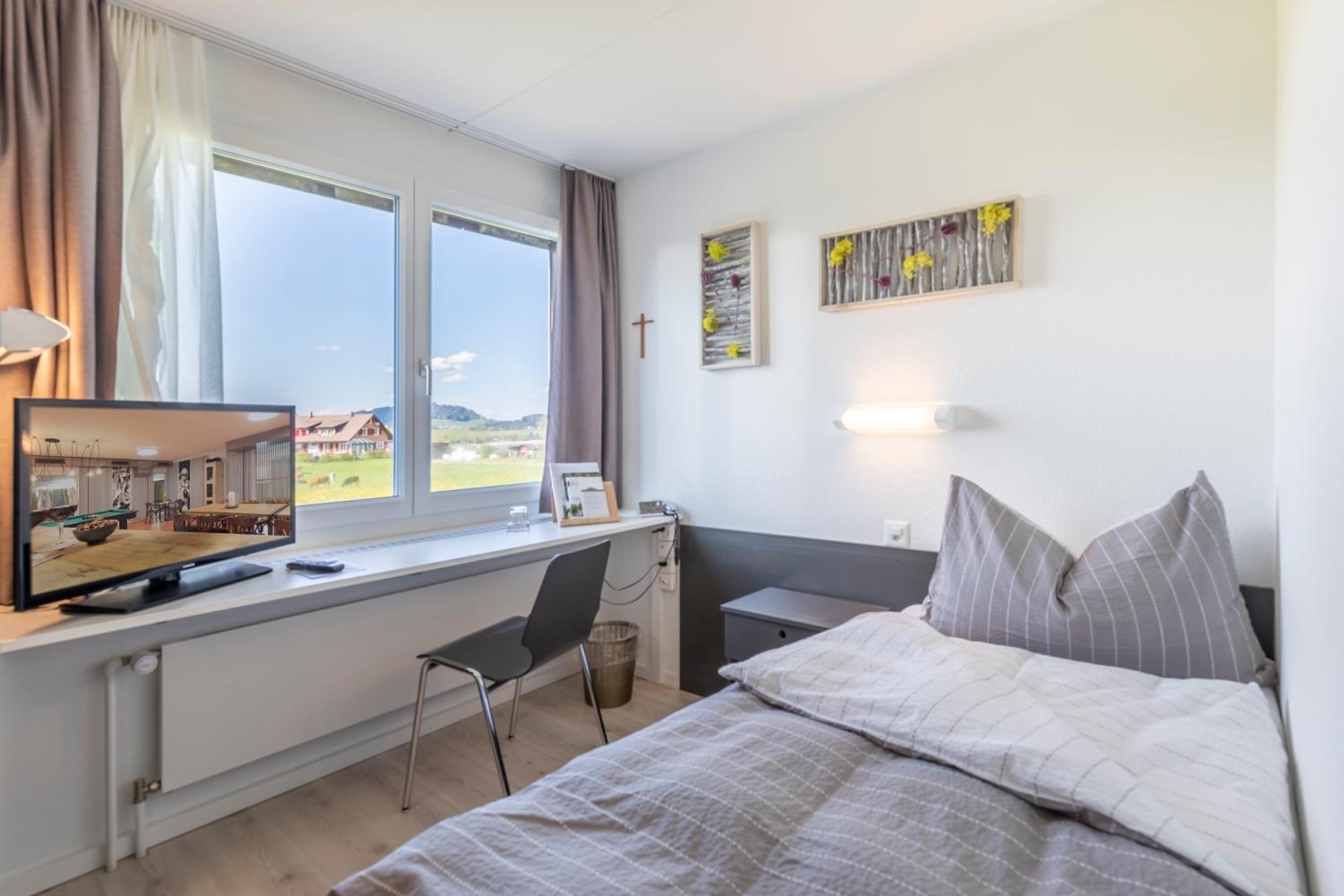 Single Room photo 3