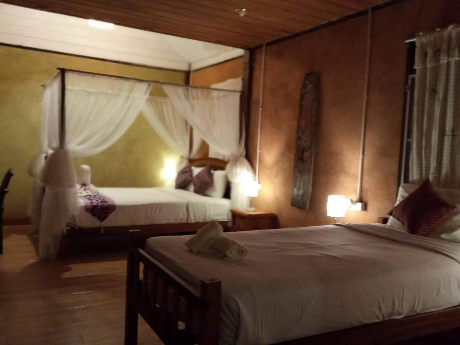 Queen Room with Balcony photo 1