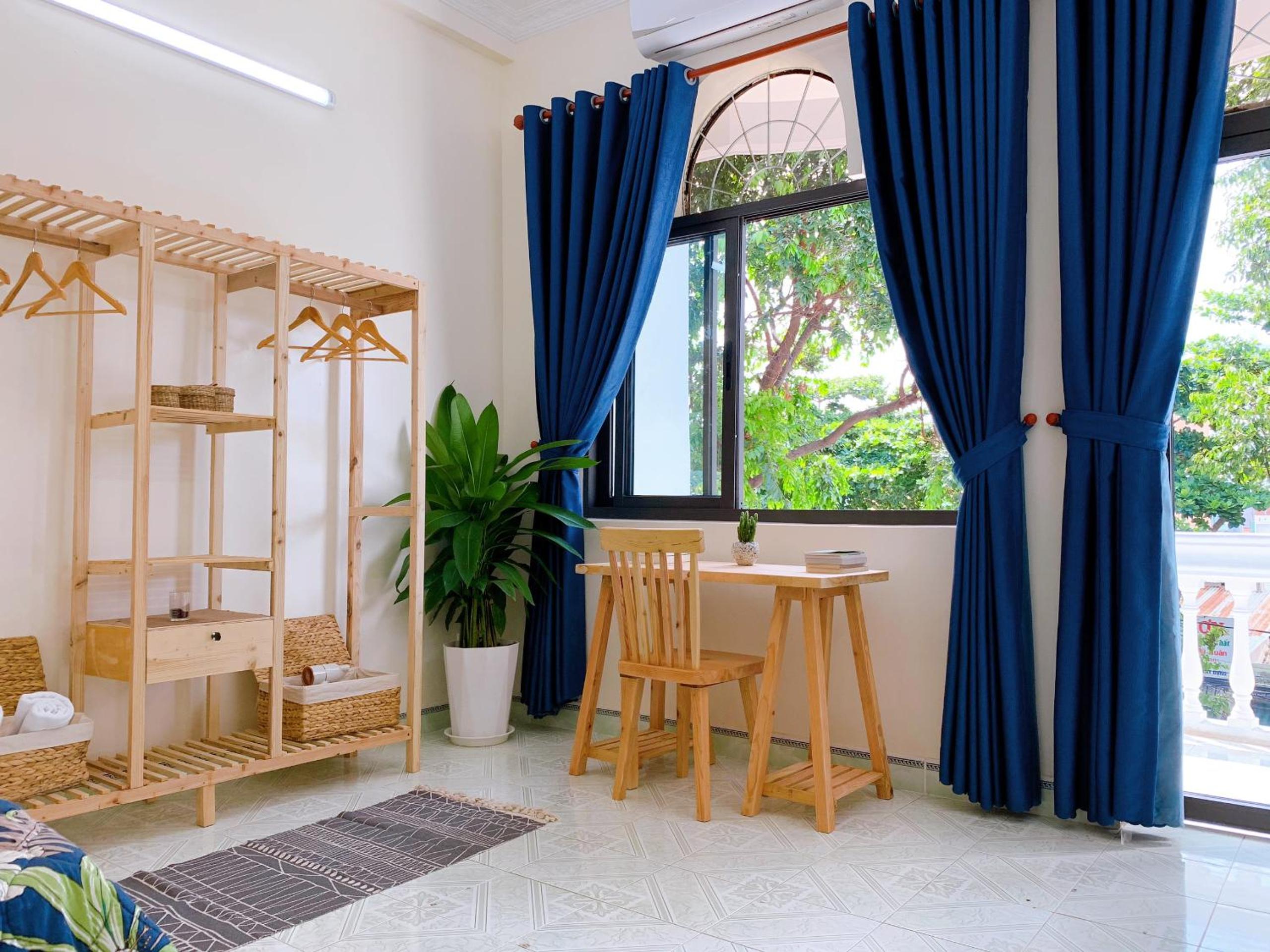 Studio with Balcony photo 2