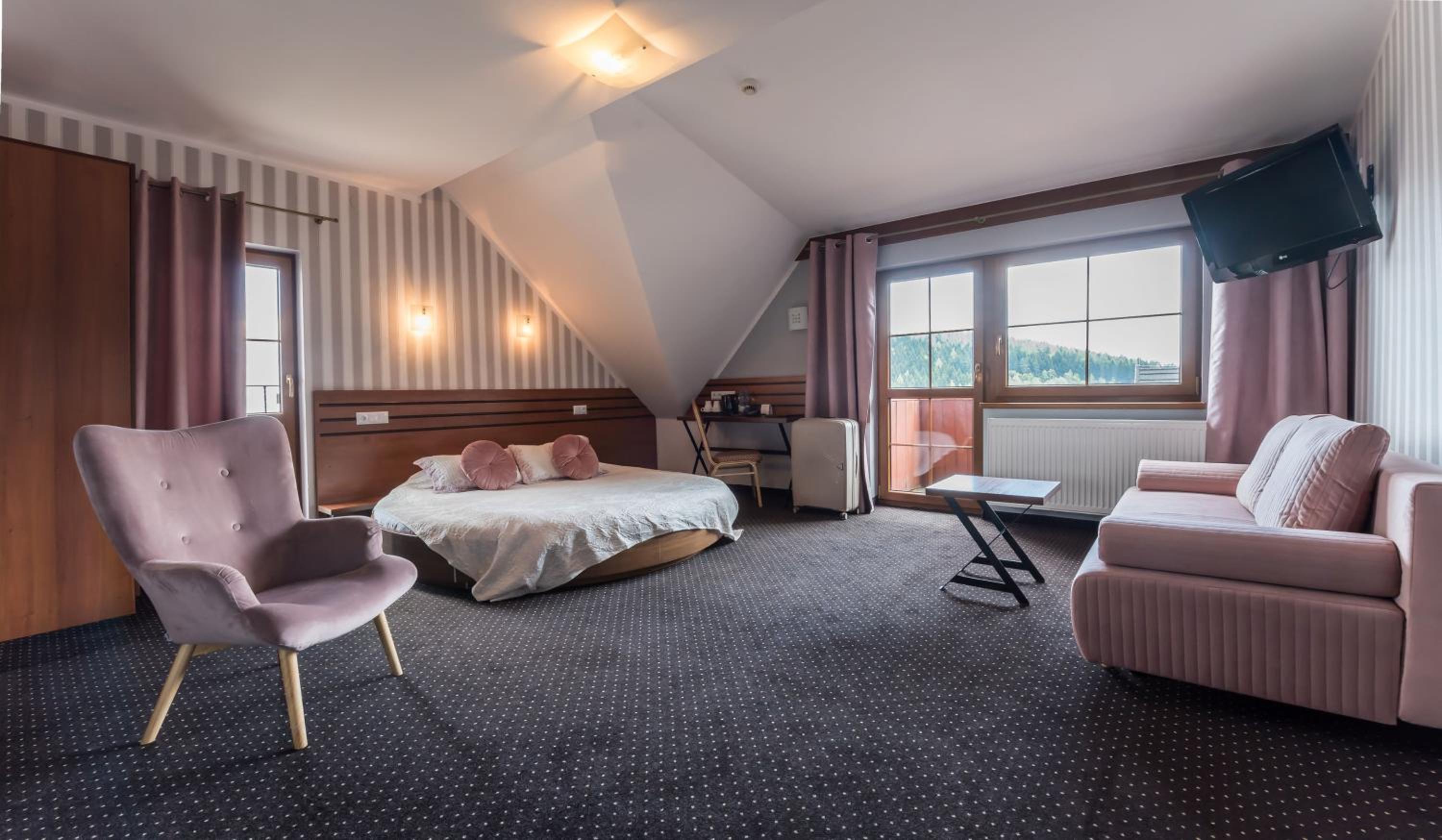 Deluxe Double Room - Photo 19