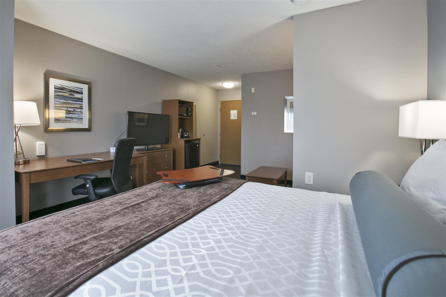 Queen Room with Sofa Bed - Photo 5