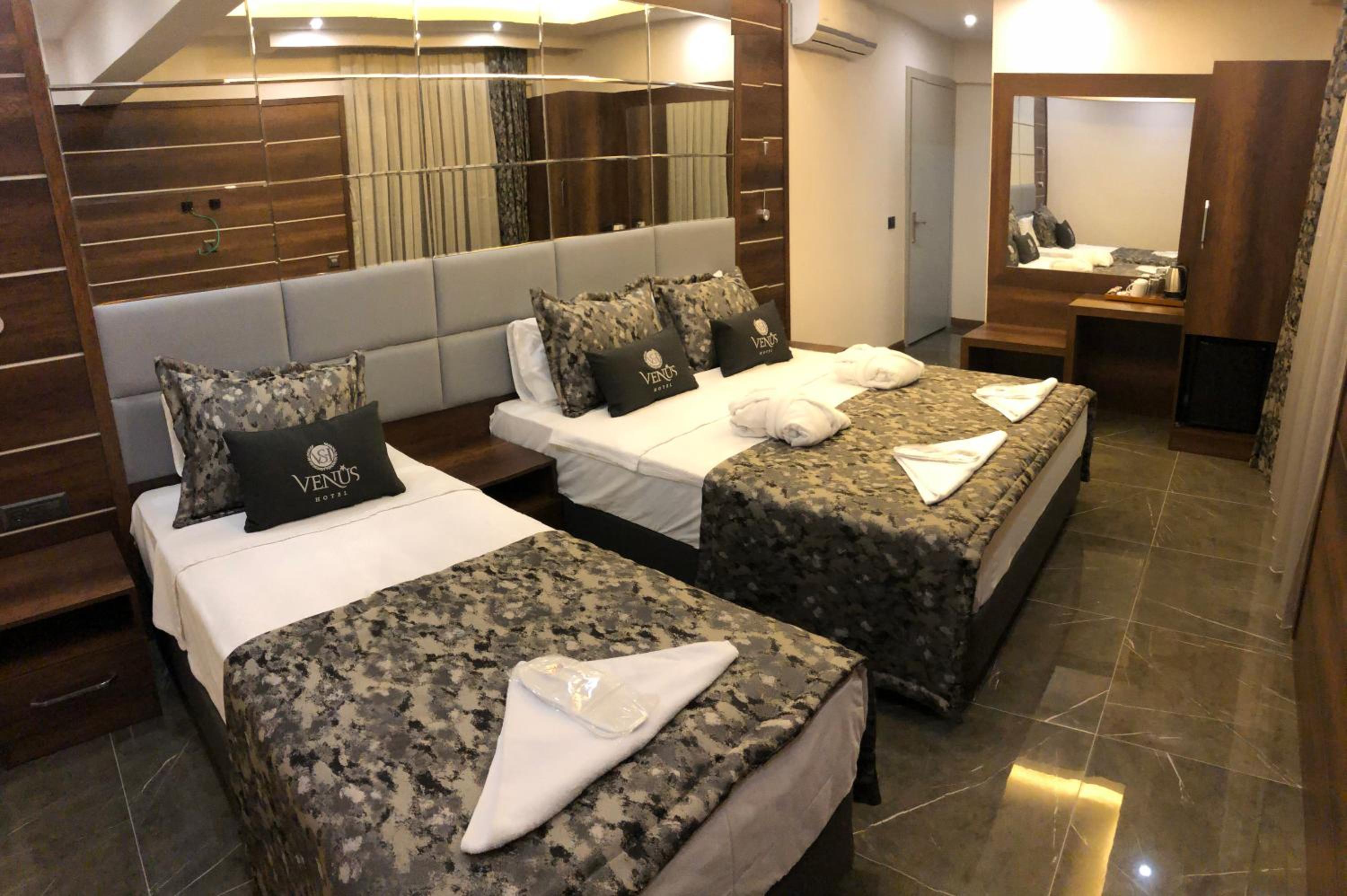 Triple Room - Photo 11