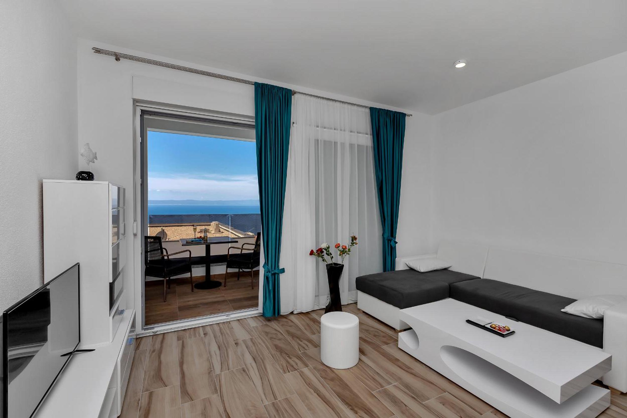 One-Bedroom Apartment with Sea View