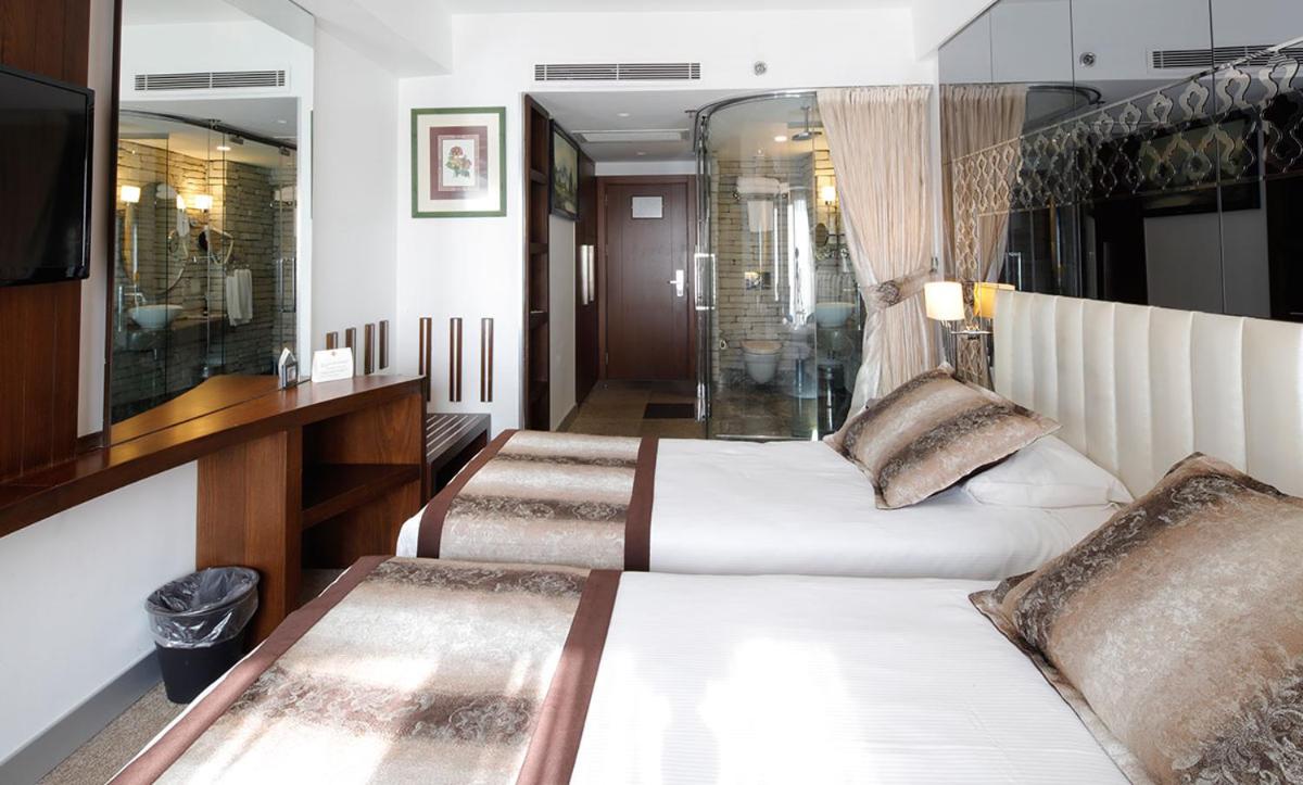 Double Room With Extra Bed photo 1