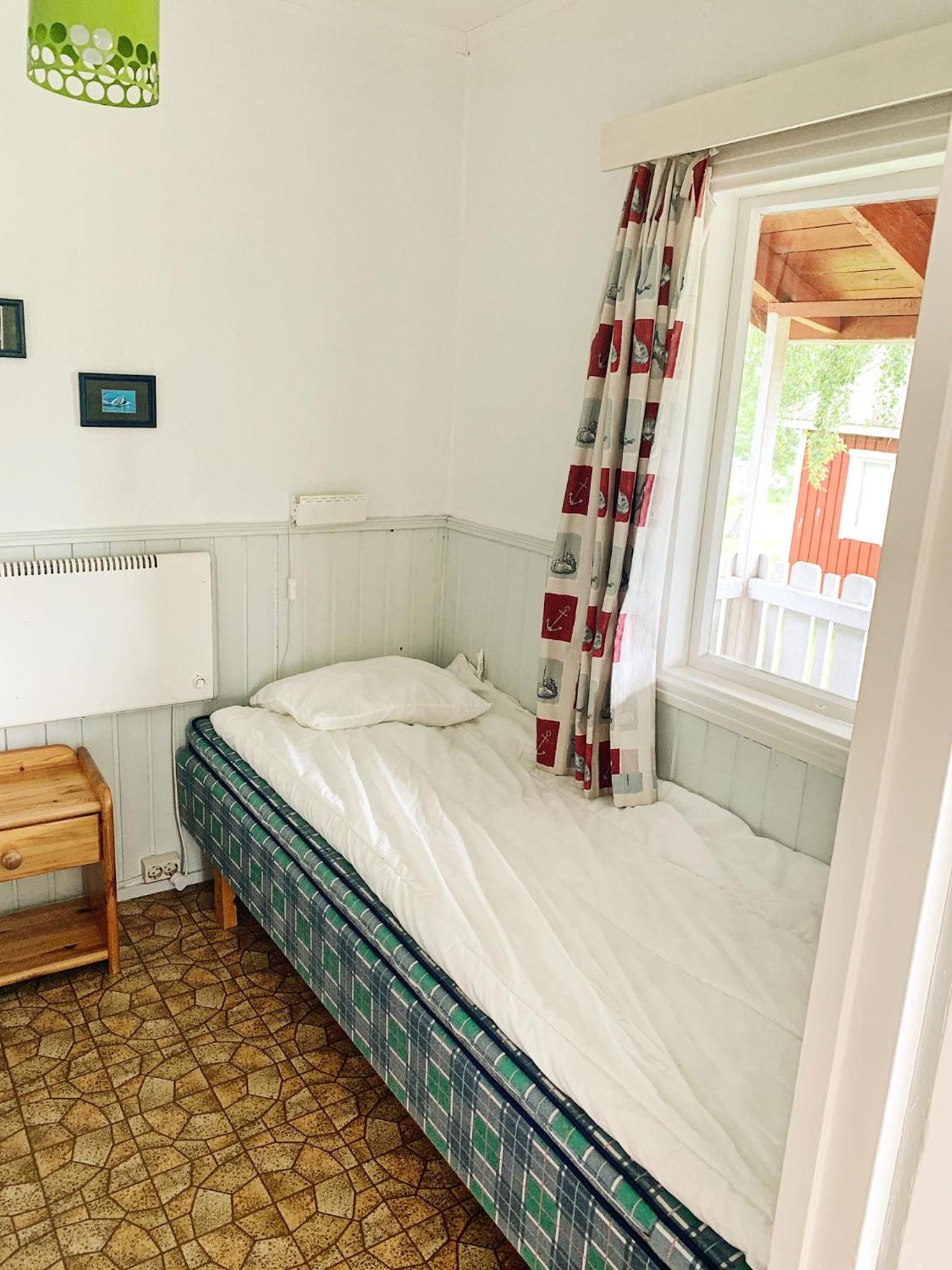 Small One-Bedroom Cottage  photo 3