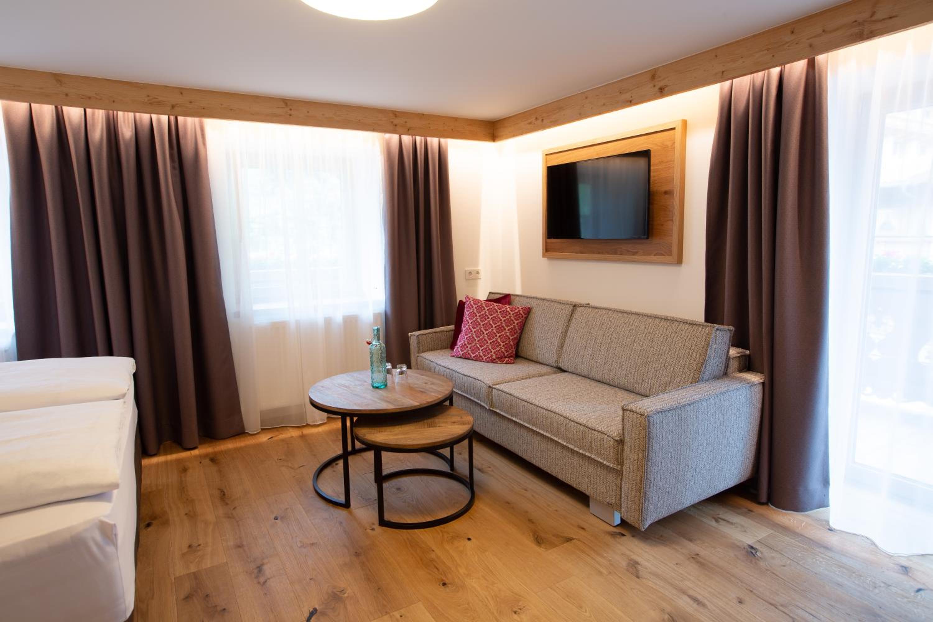 Economy Double Room photo 2